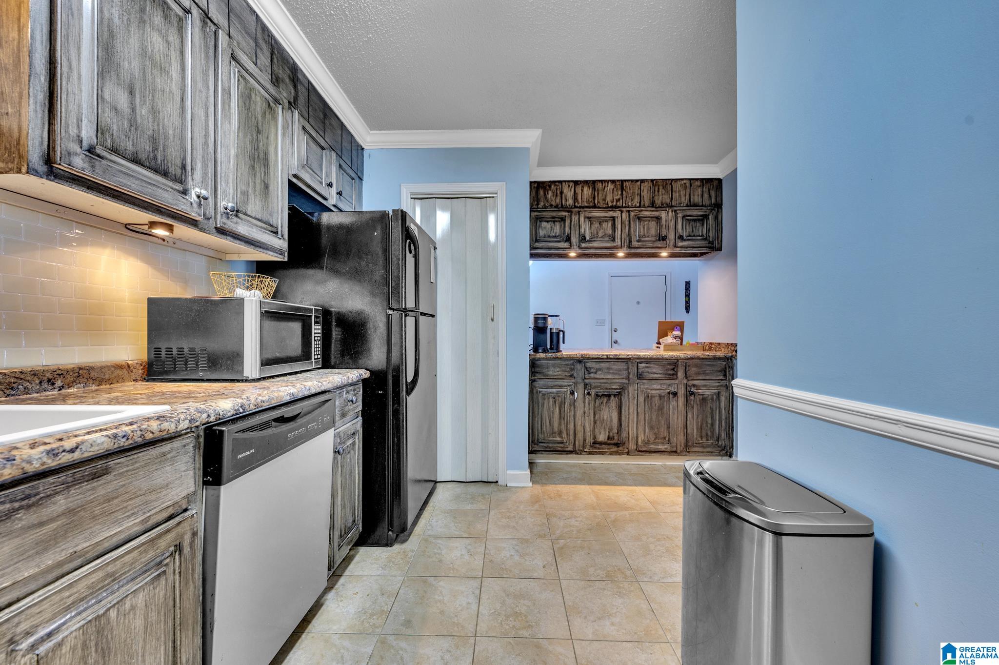 402 WOODLAND VILLAGE 402