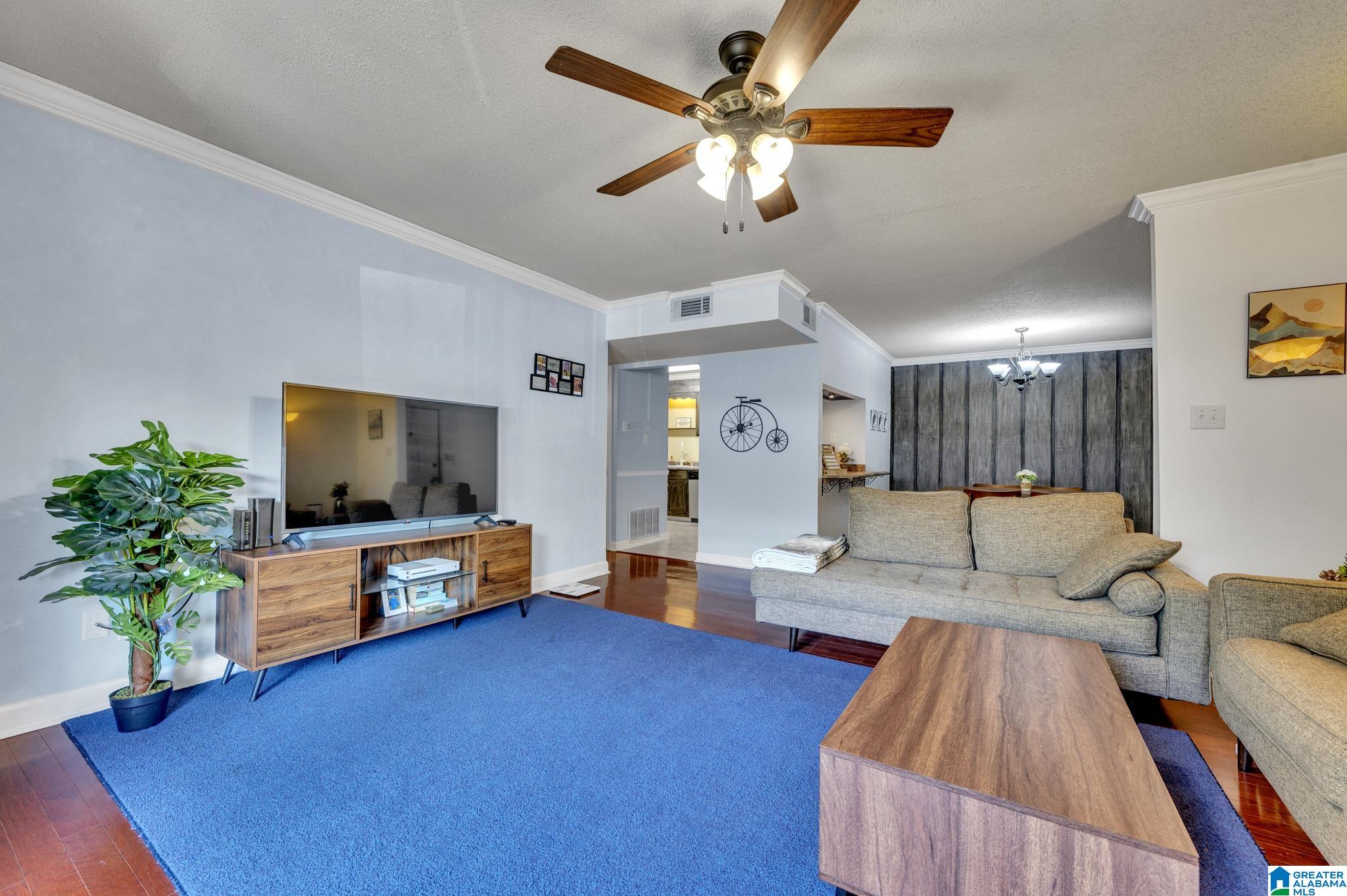 402 WOODLAND VILLAGE 402