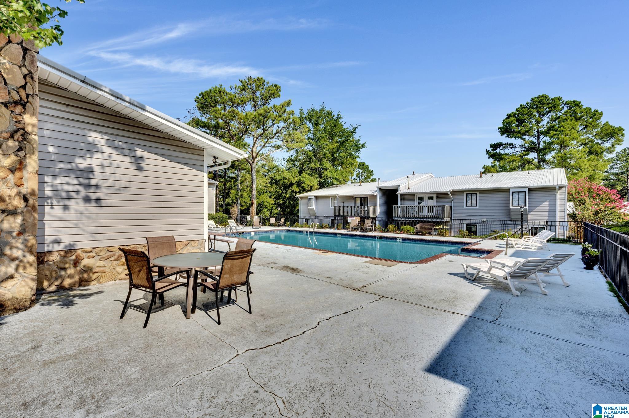 402 WOODLAND VILLAGE 402