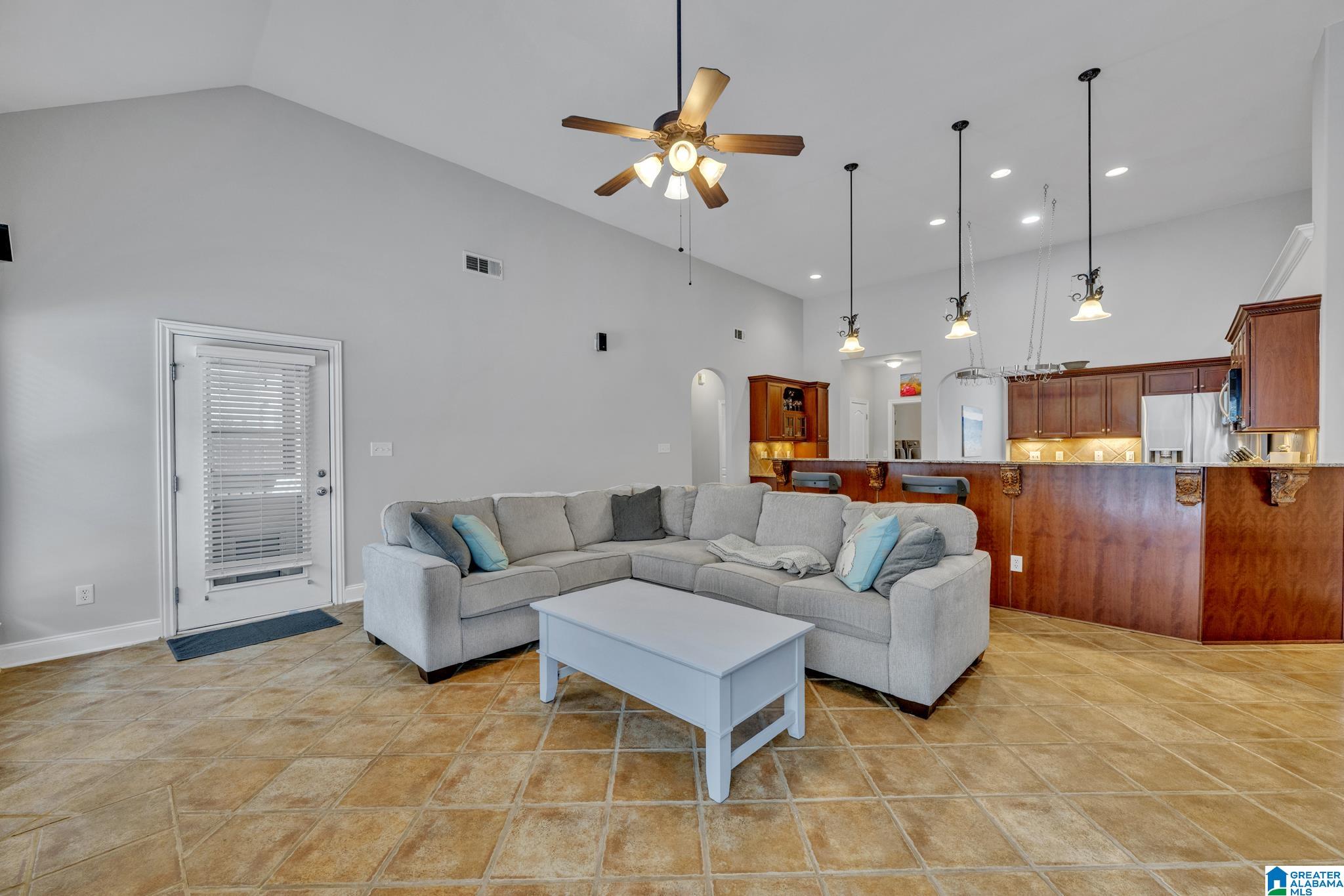 306 CHATEAU WAY