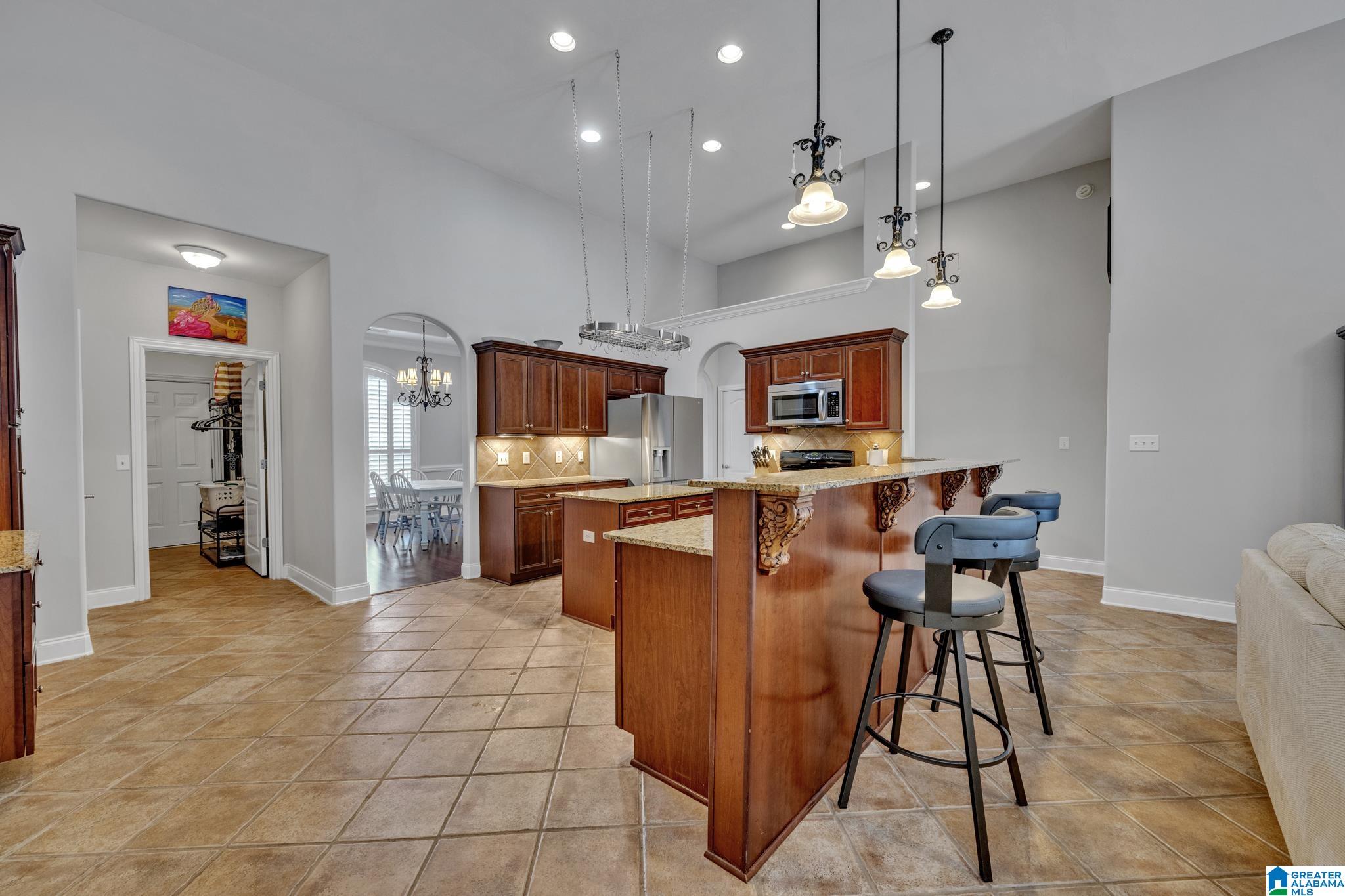 306 CHATEAU WAY