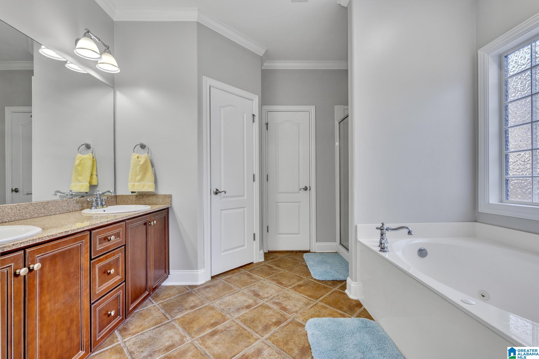 306 CHATEAU WAY