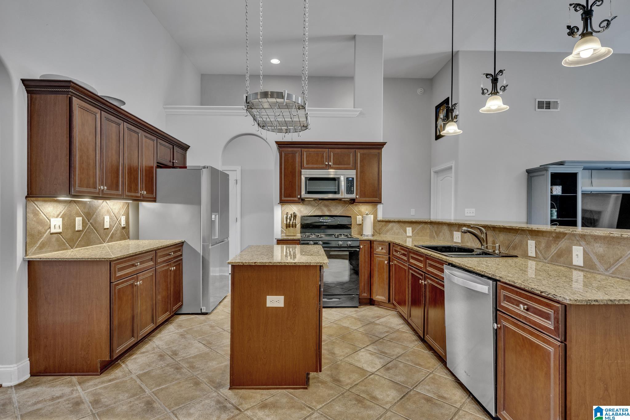 306 CHATEAU WAY