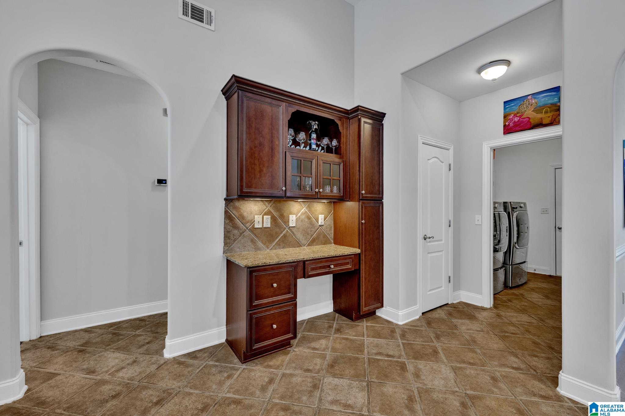 306 CHATEAU WAY