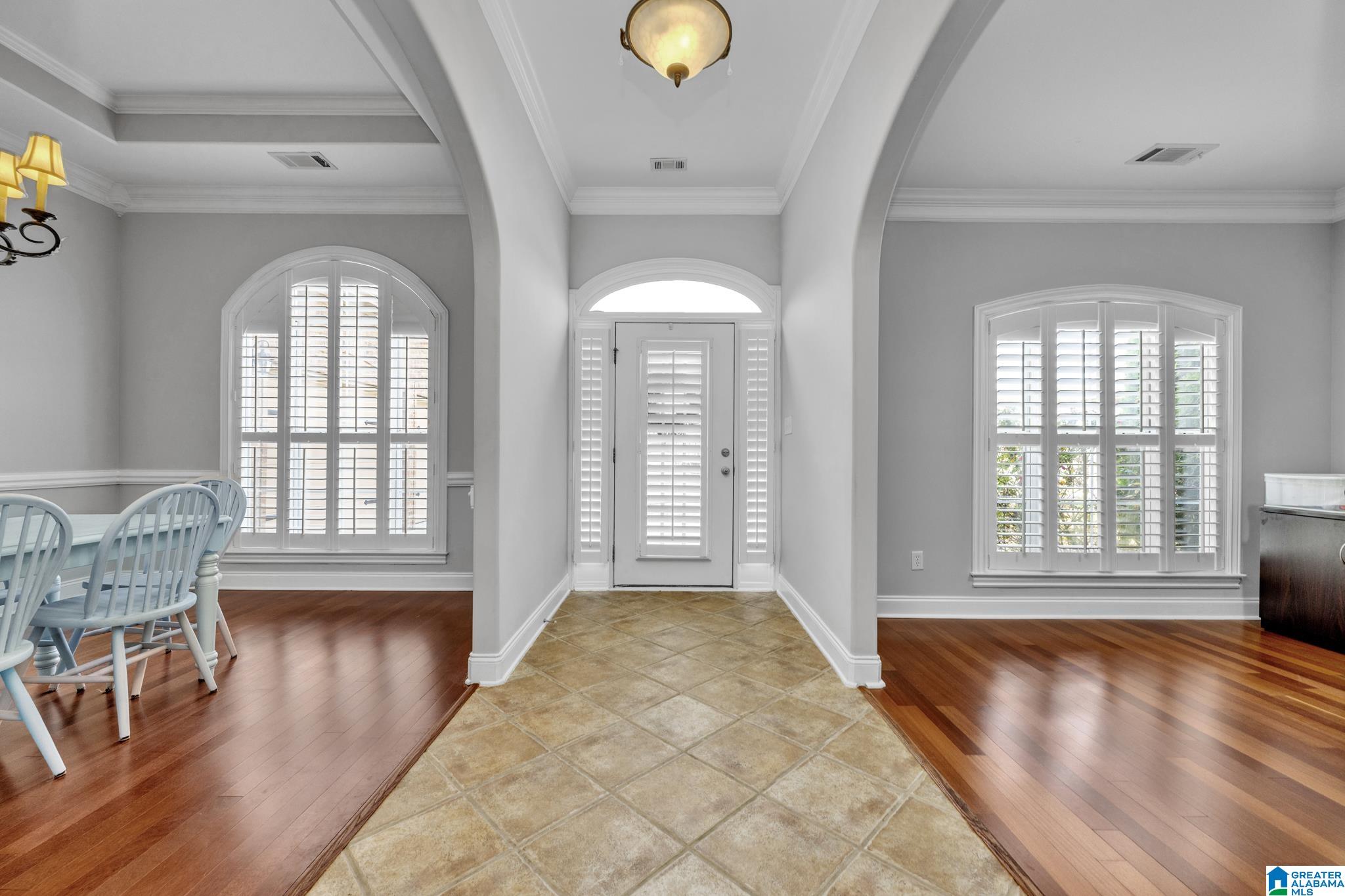 306 CHATEAU WAY
