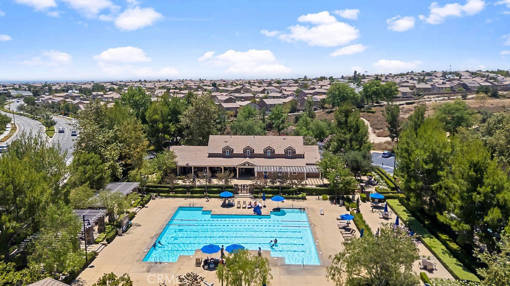 17582 Comfrey Dr.