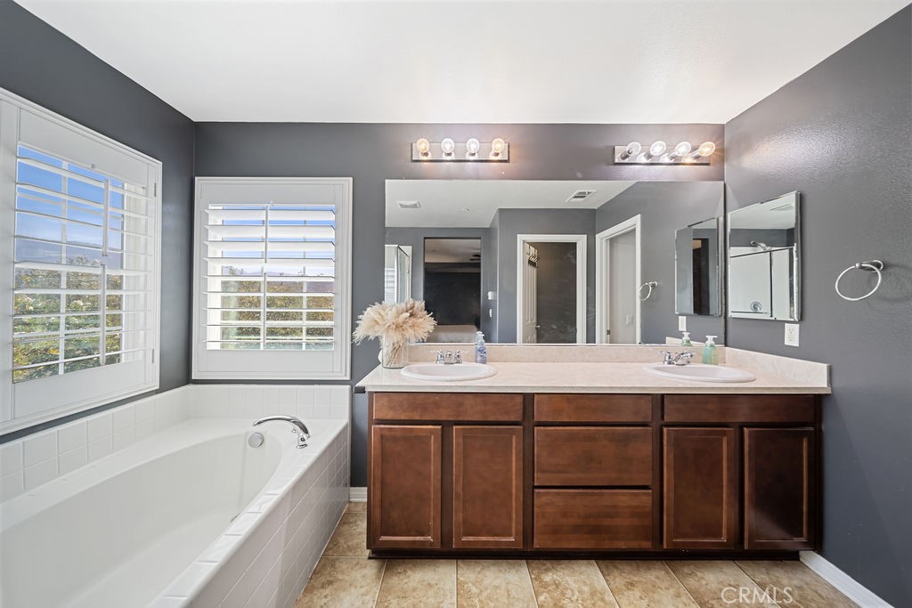 17582 Comfrey Dr.