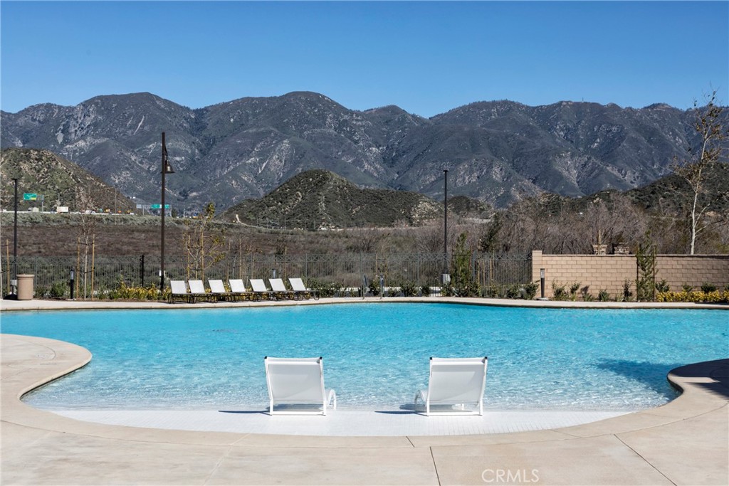 17582 Comfrey Dr.