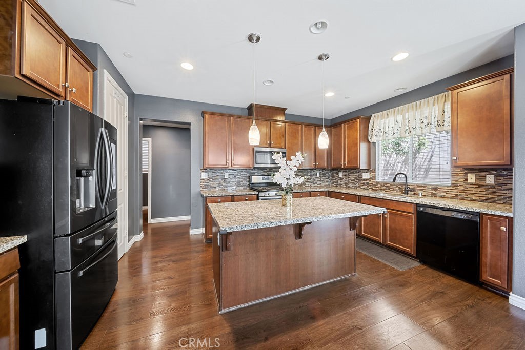 17582 Comfrey Dr.