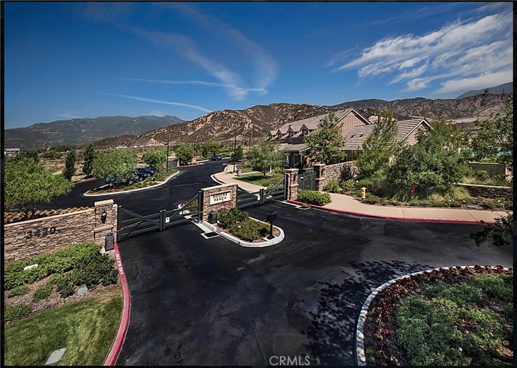17582 Comfrey Dr.