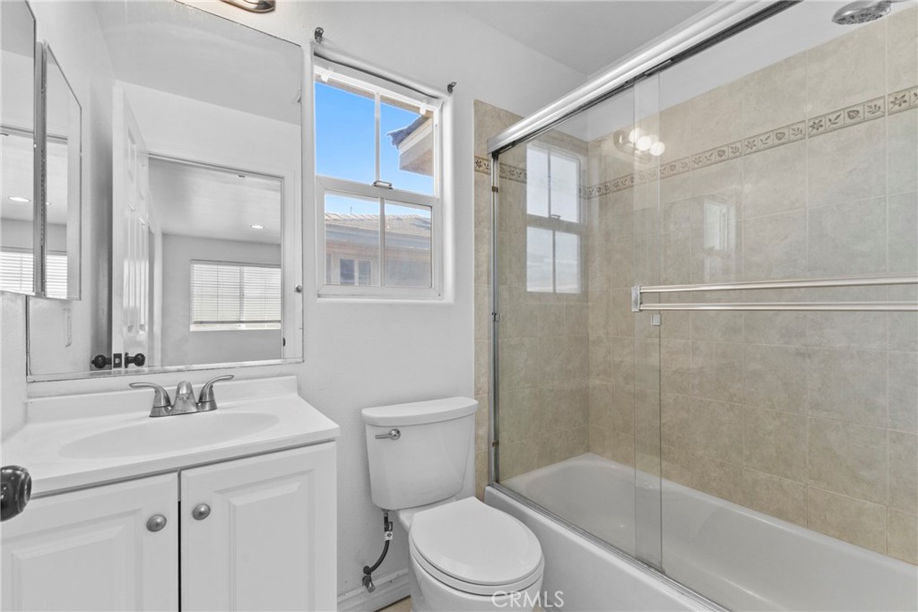 926 S Montebello E