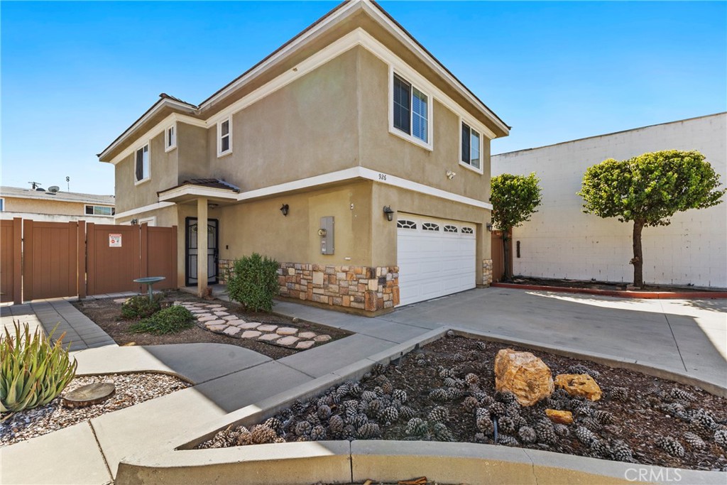 926 S Montebello E