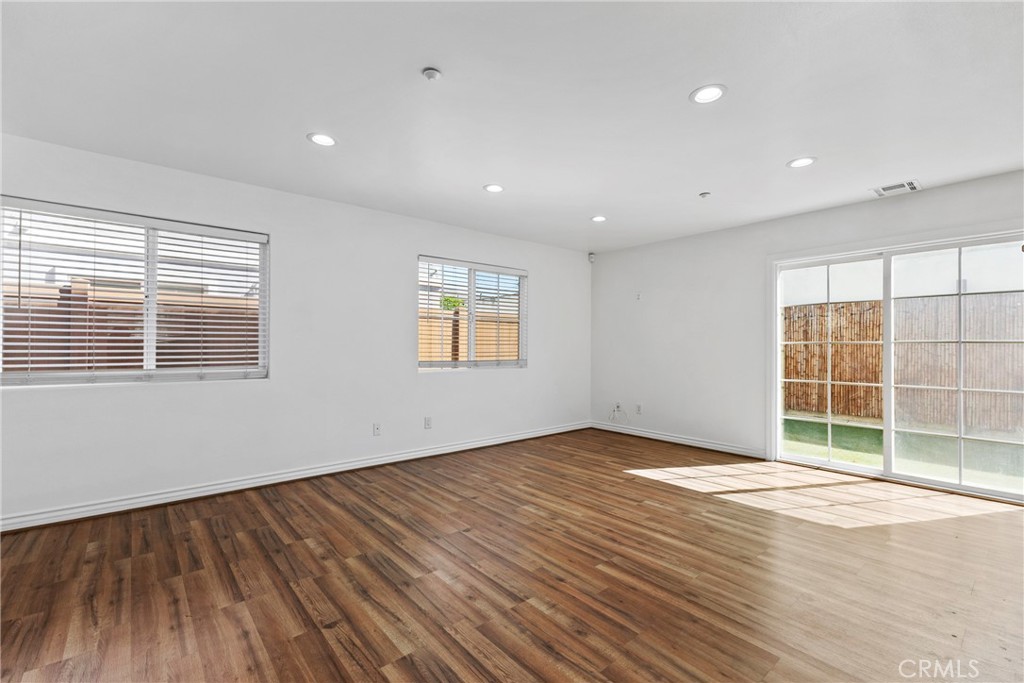 926 S Montebello E