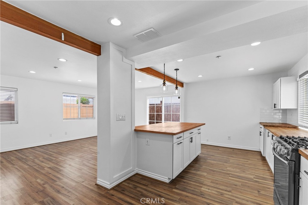 926 S Montebello E