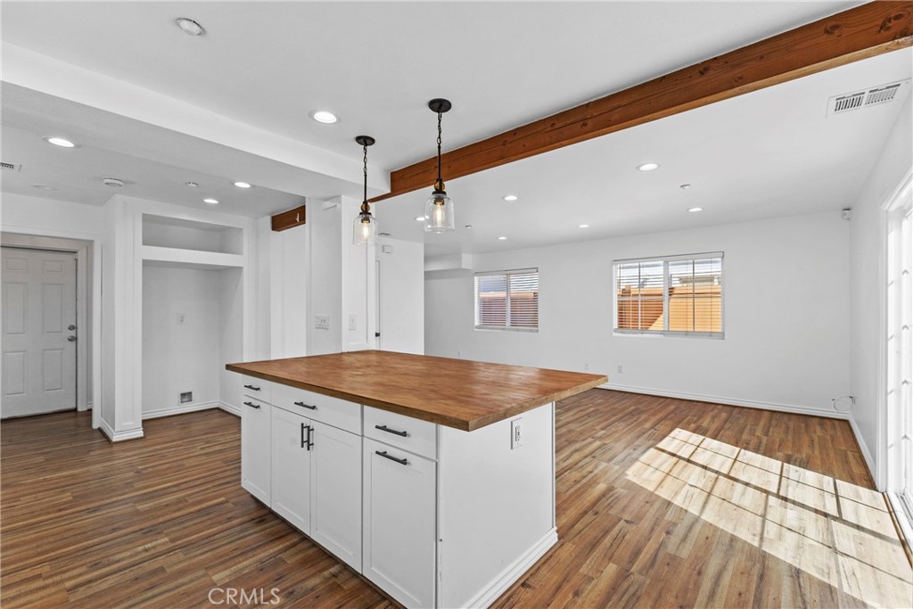 926 S Montebello E
