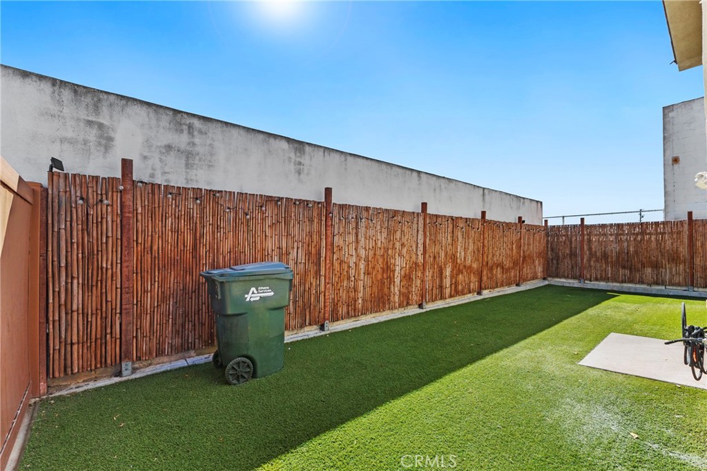 926 S Montebello E