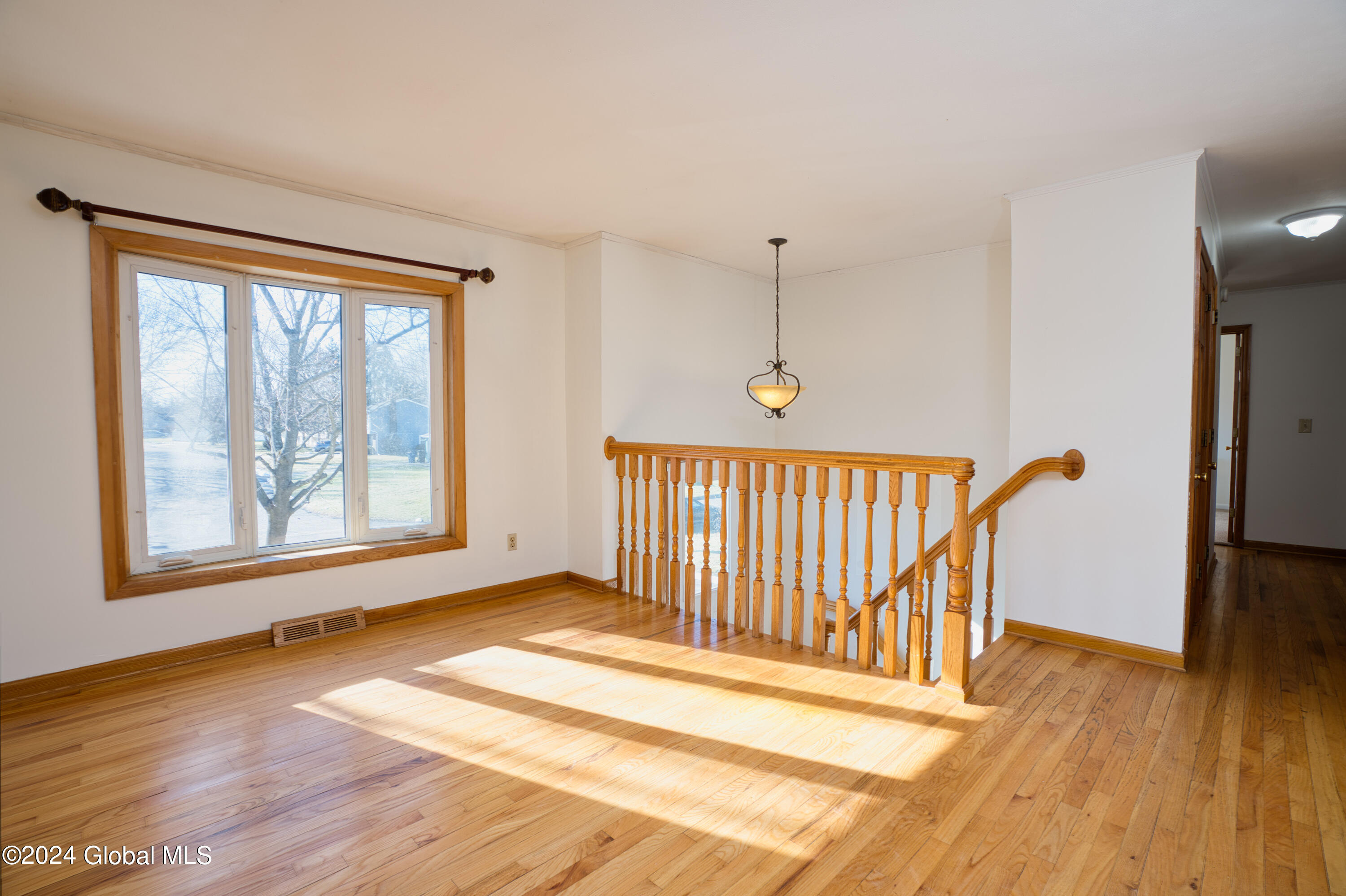 86 Springhollow Drive