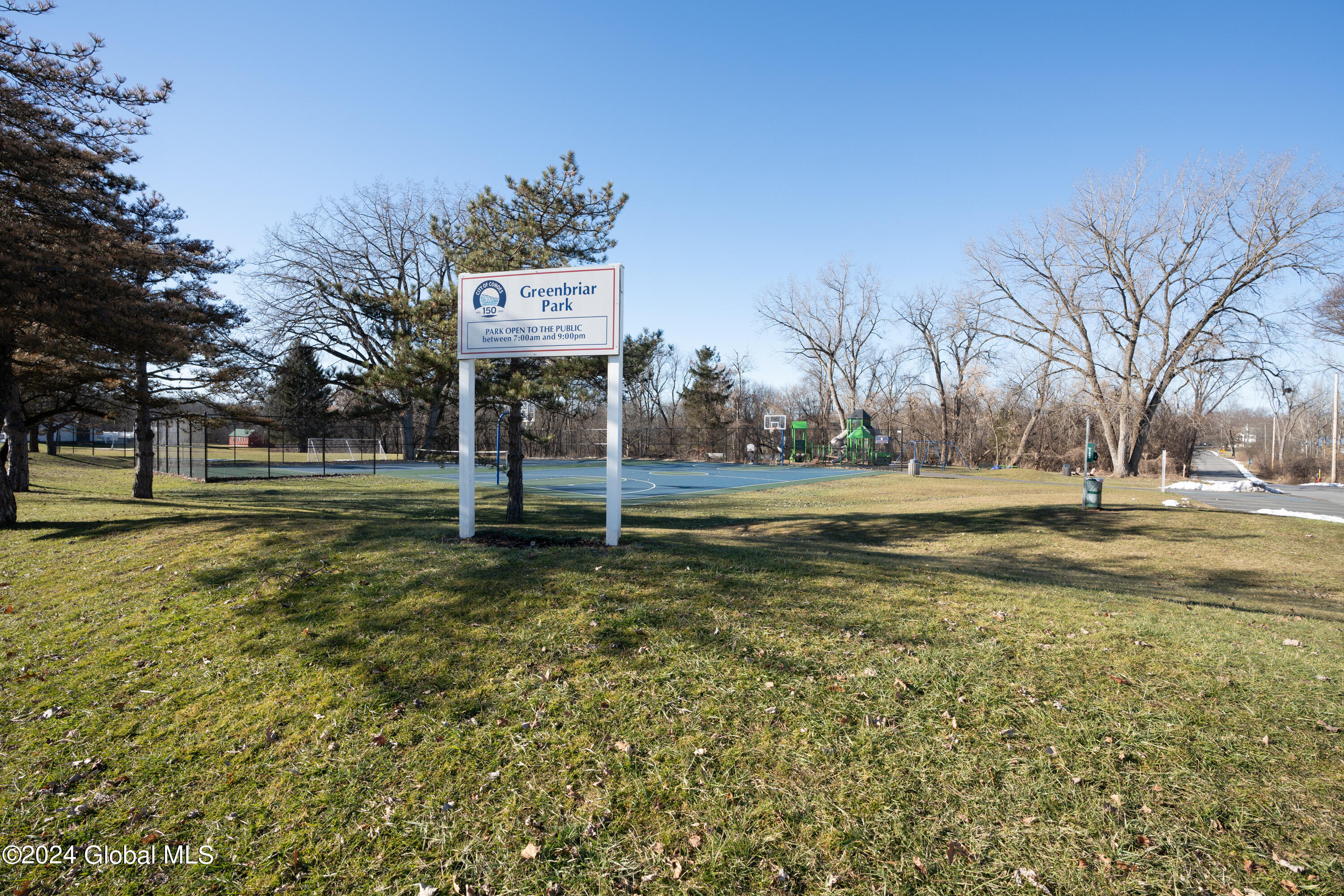 86 Springhollow Drive