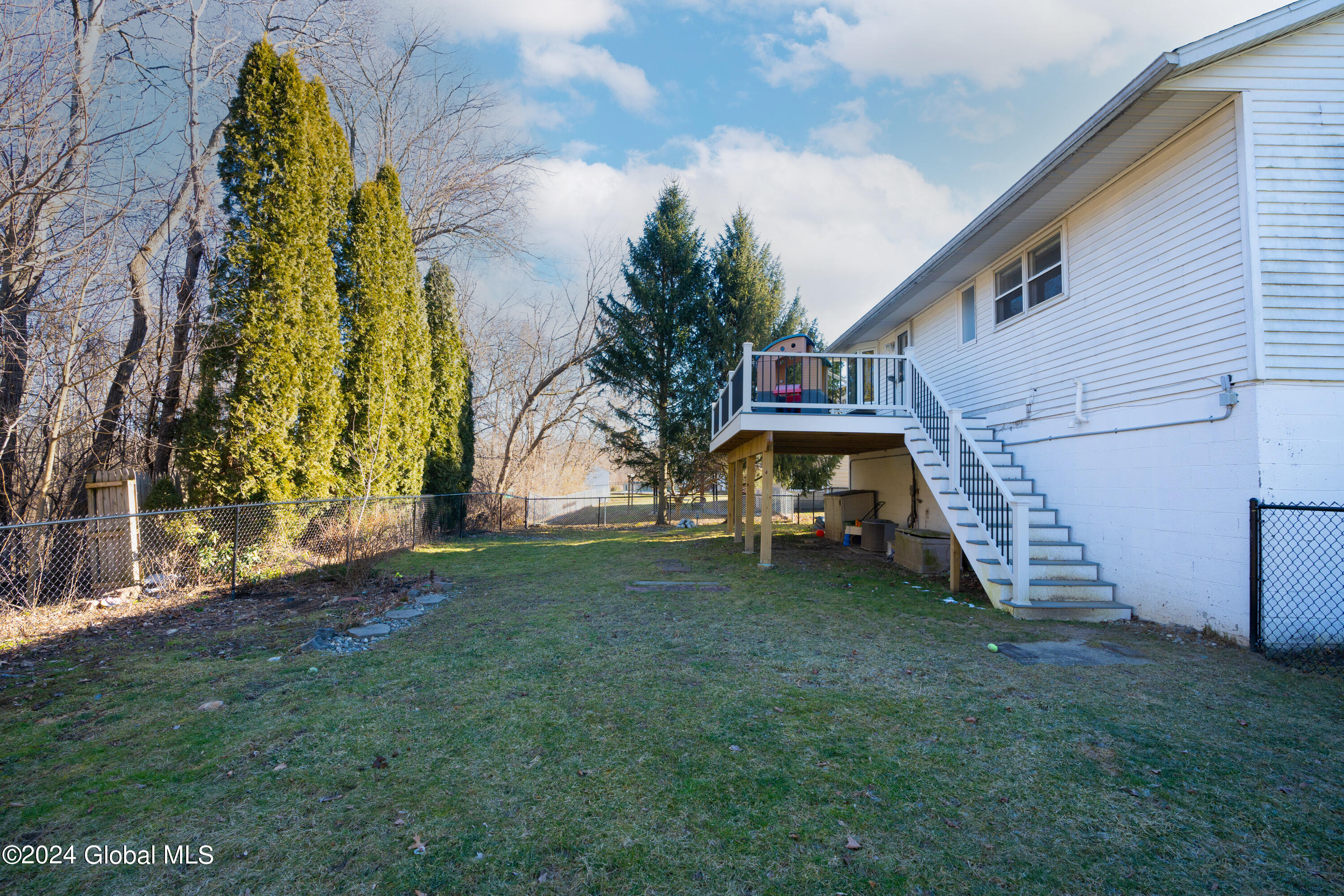 86 Springhollow Drive