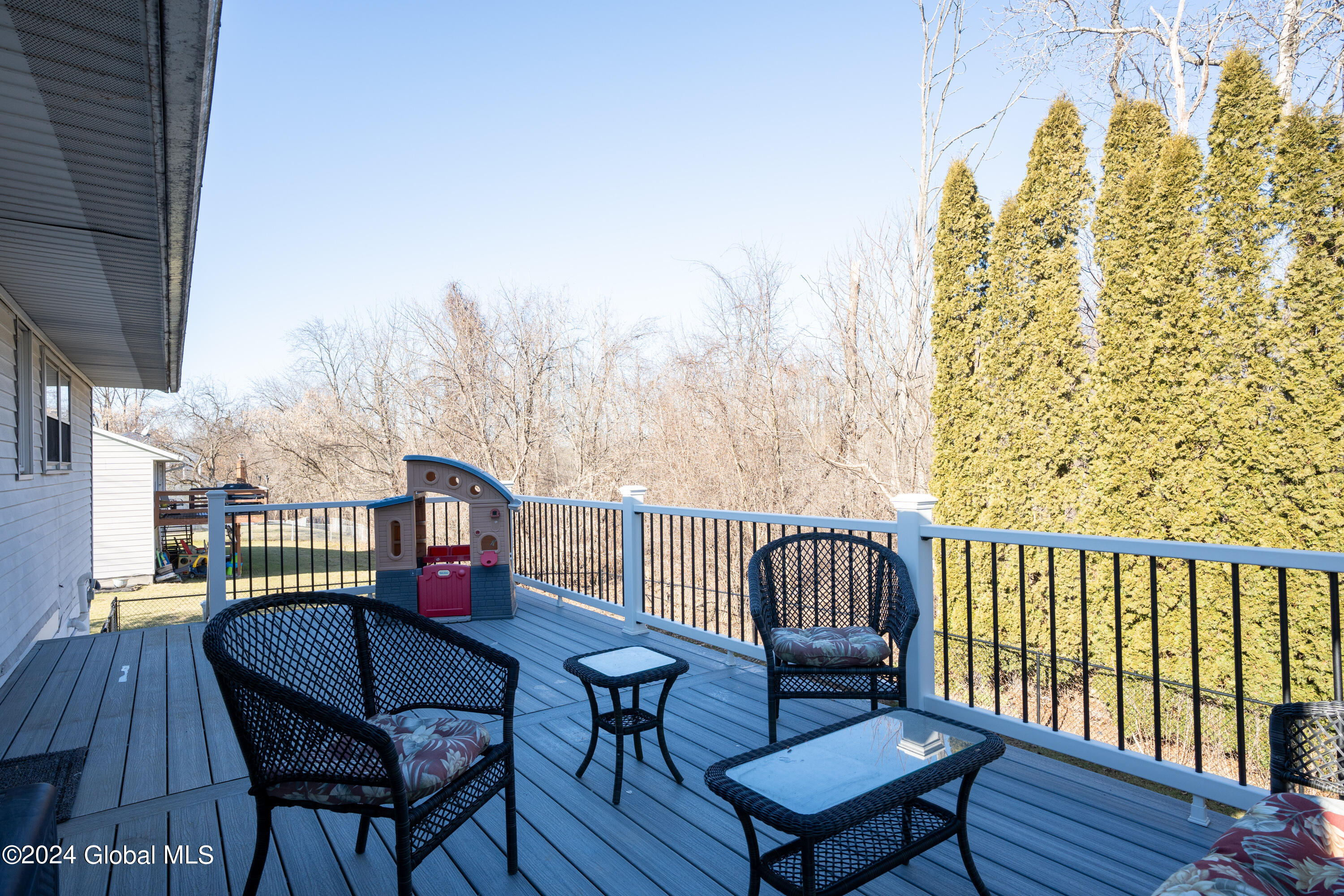 86 Springhollow Drive