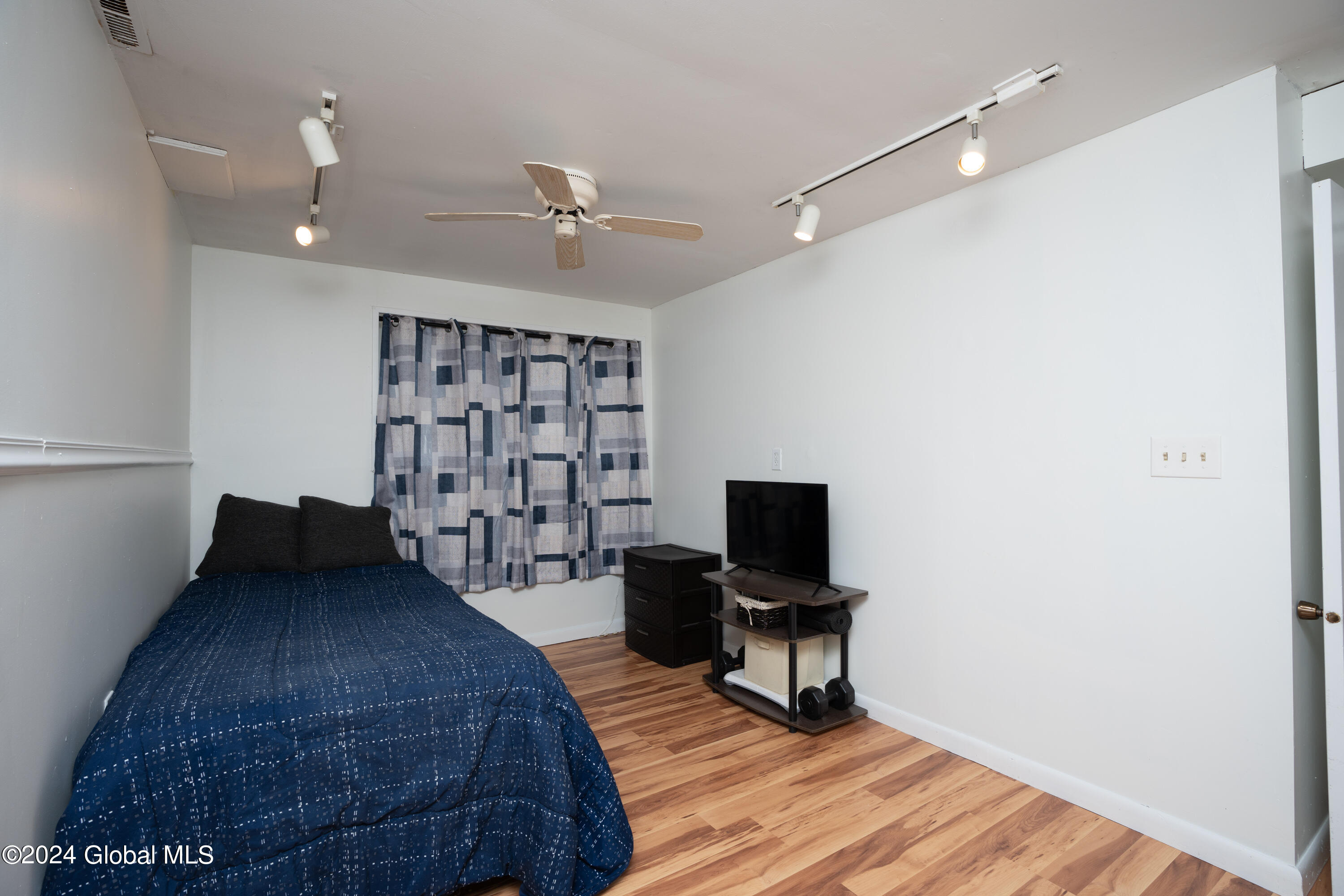 86 Springhollow Drive