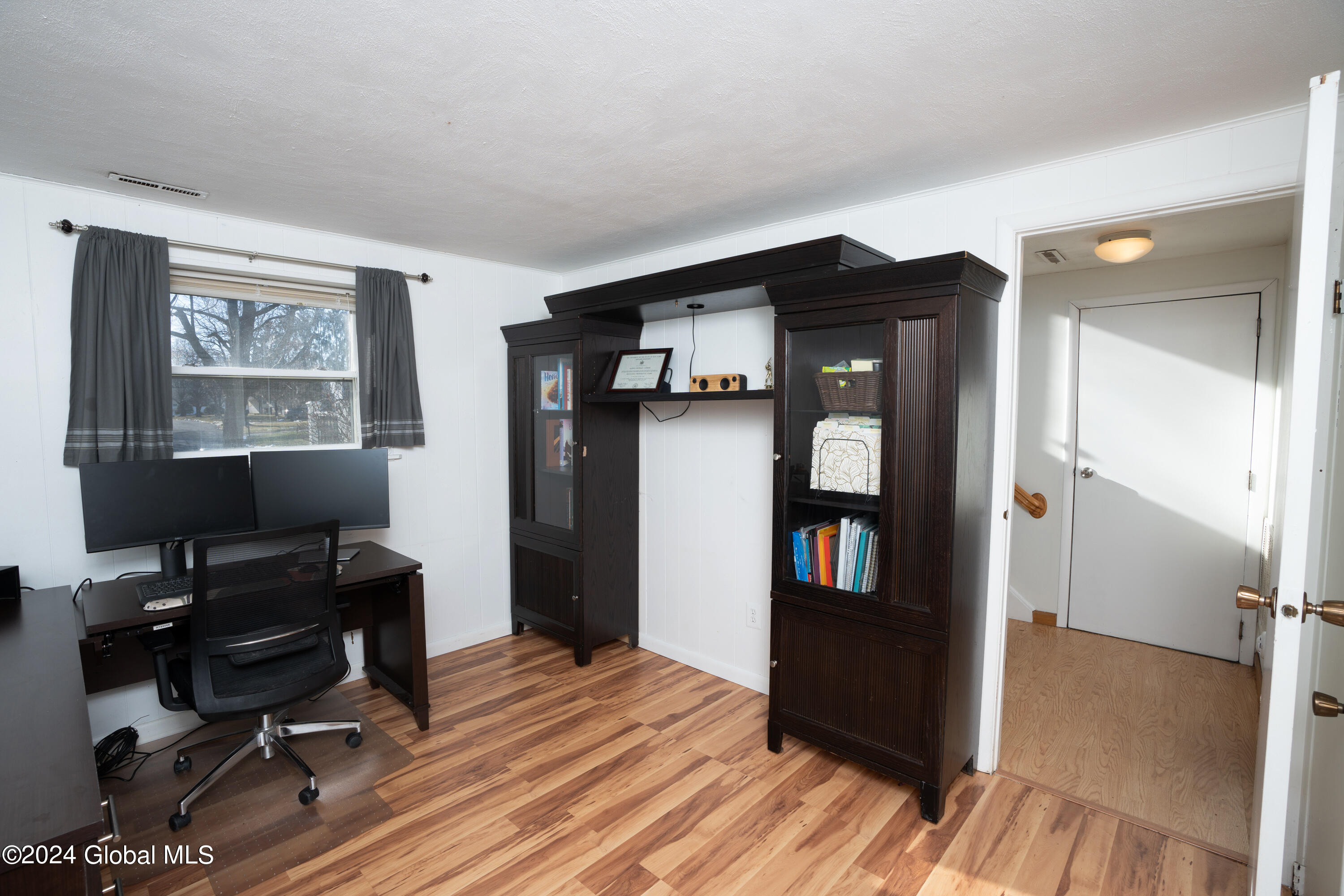 86 Springhollow Drive