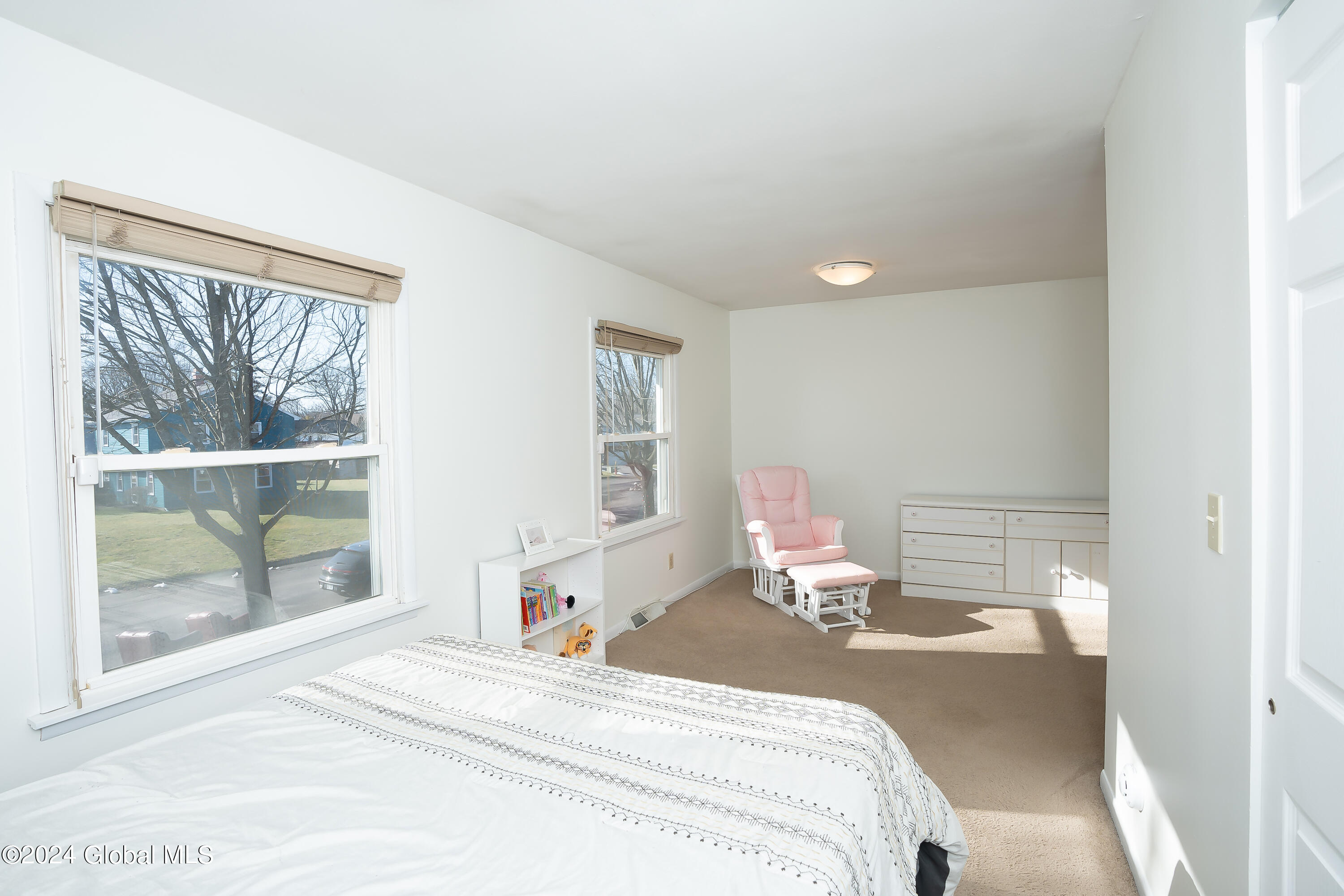 86 Springhollow Drive