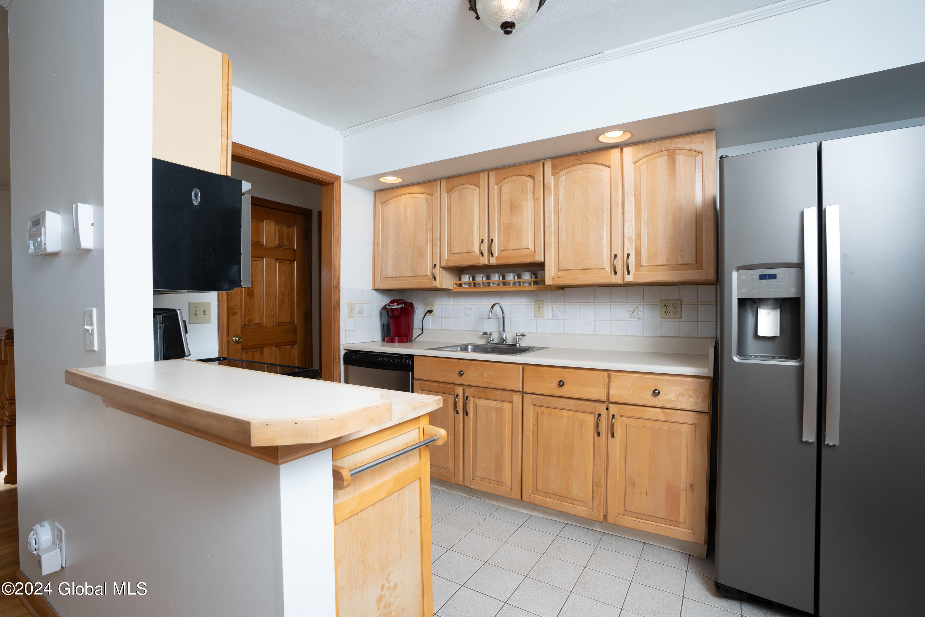 86 Springhollow Drive