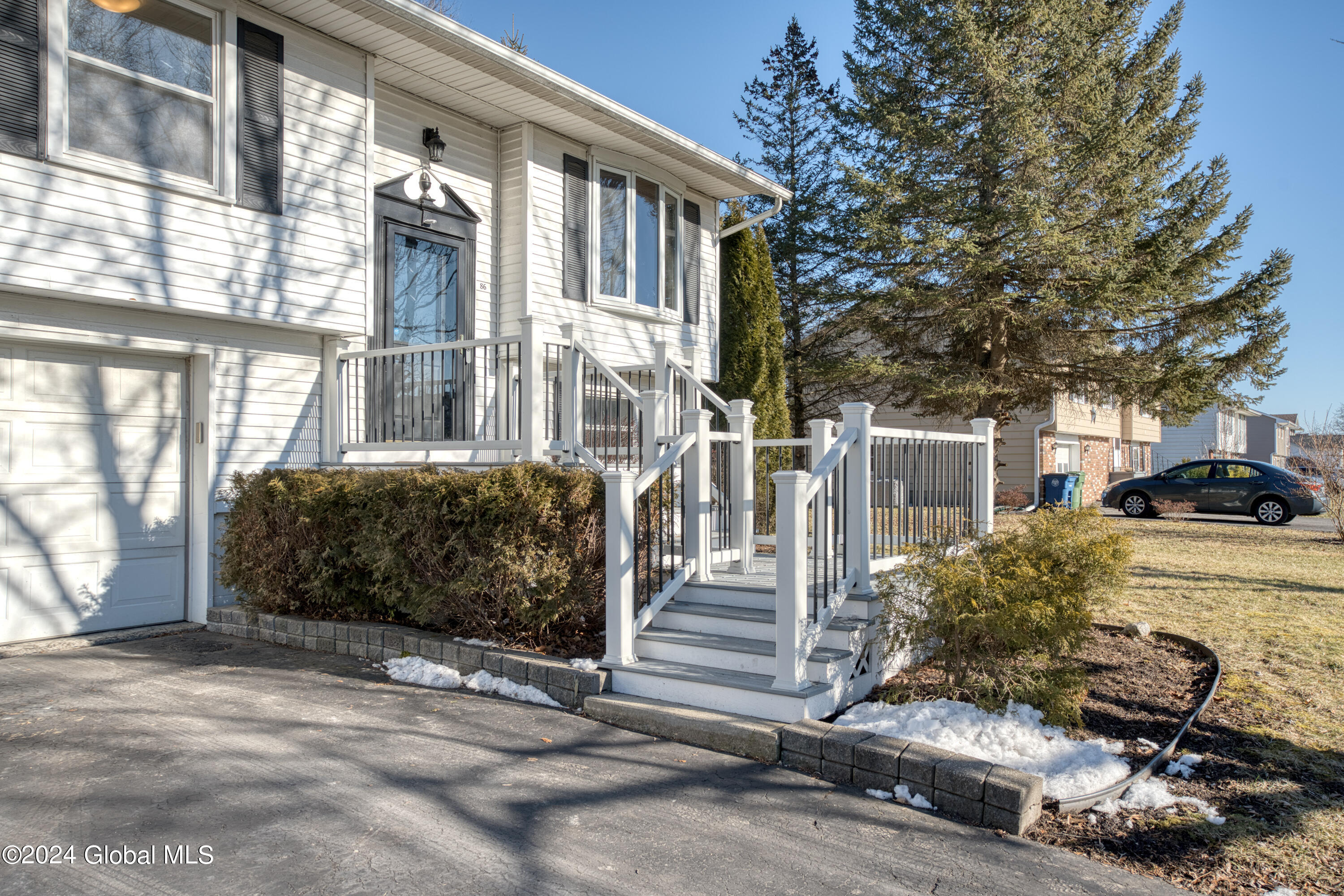 86 Springhollow Drive