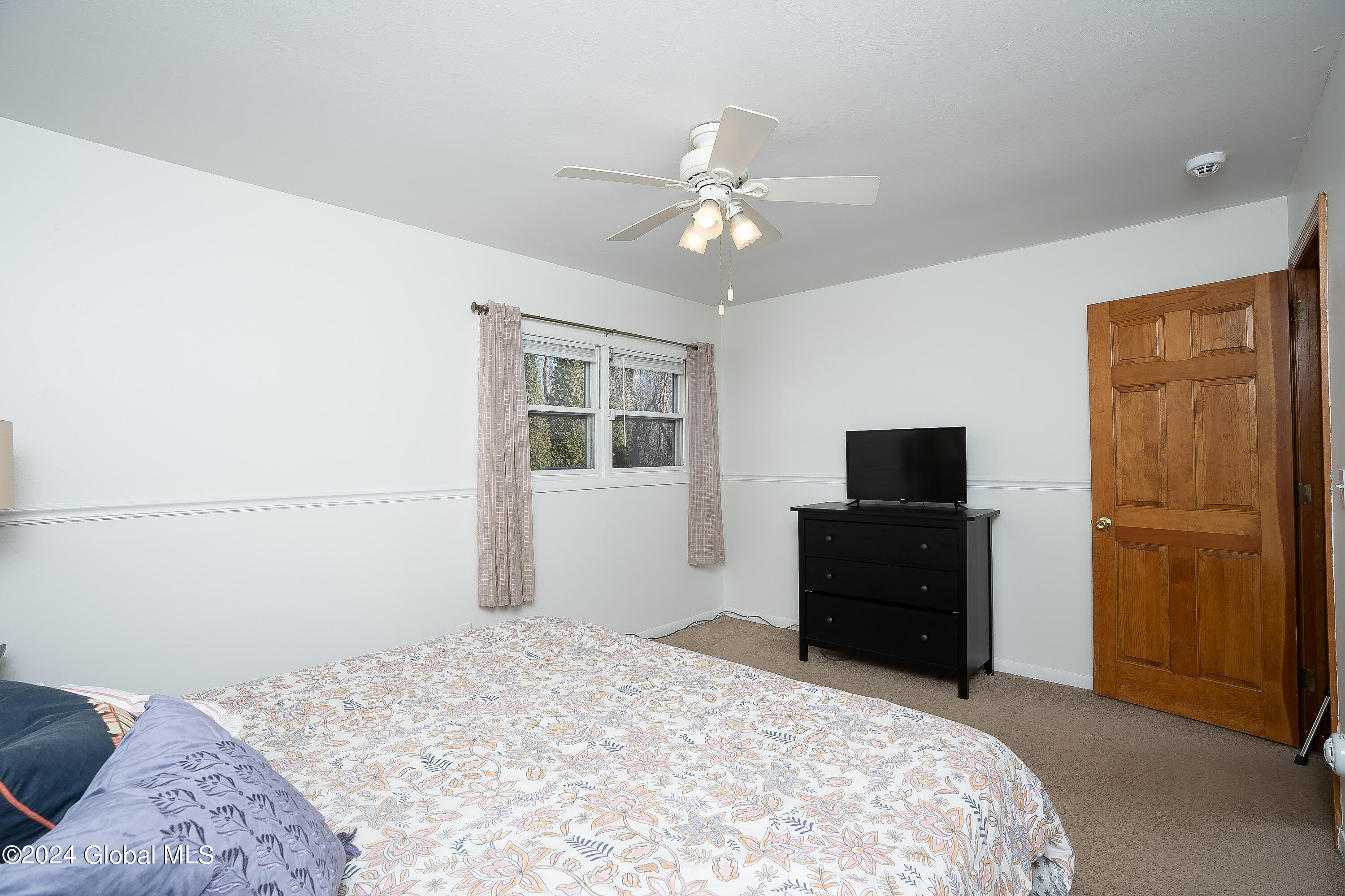 86 Springhollow Drive