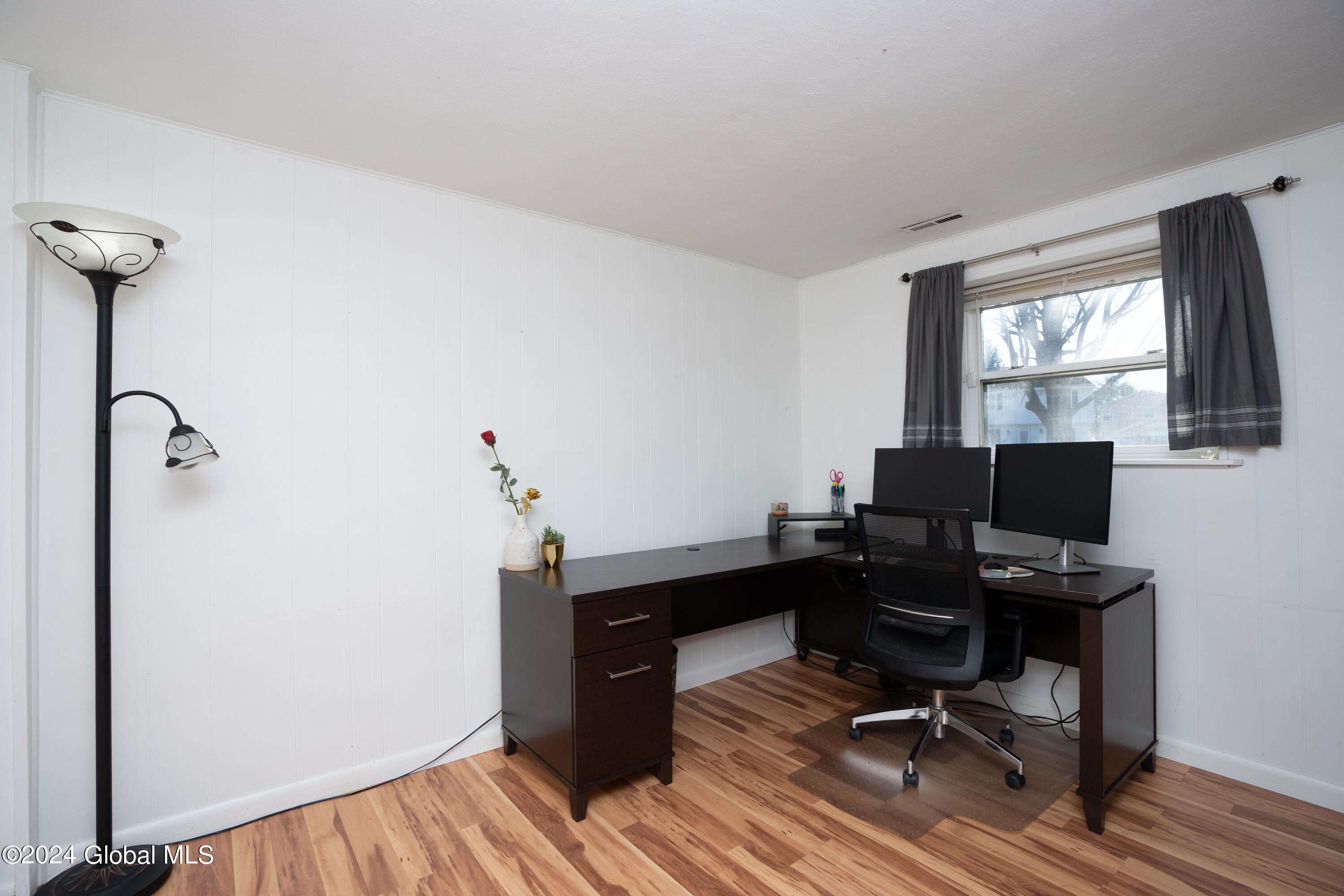 86 Springhollow Drive