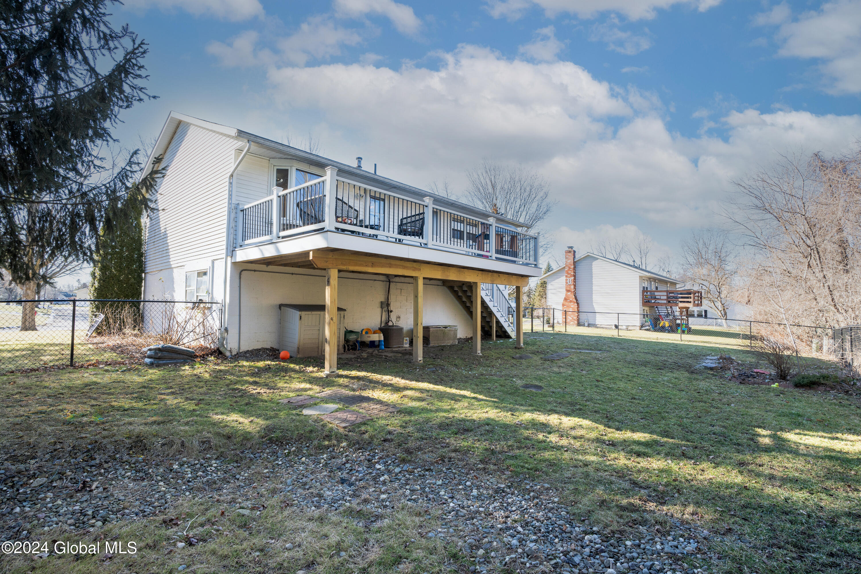 86 Springhollow Drive