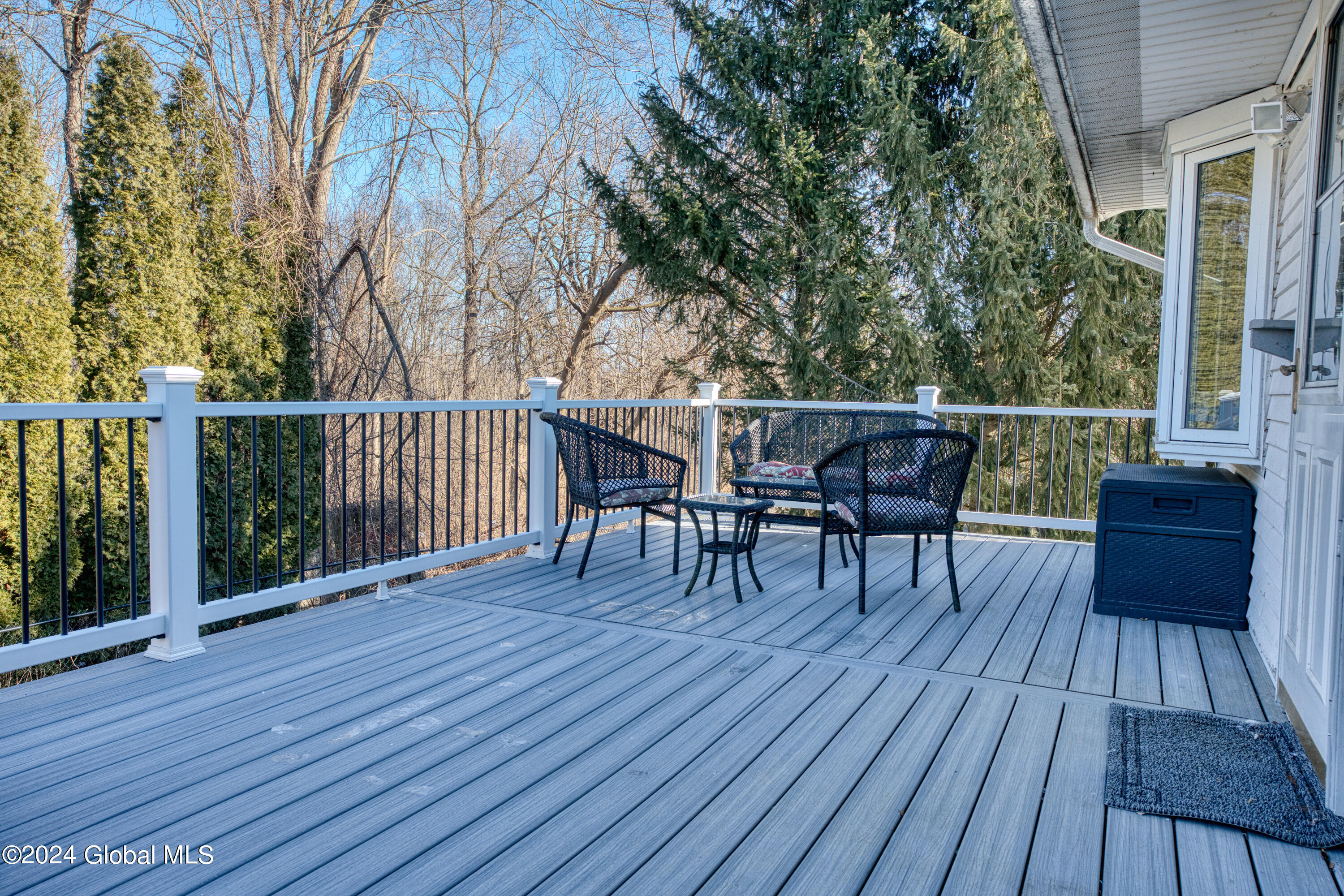 86 Springhollow Drive