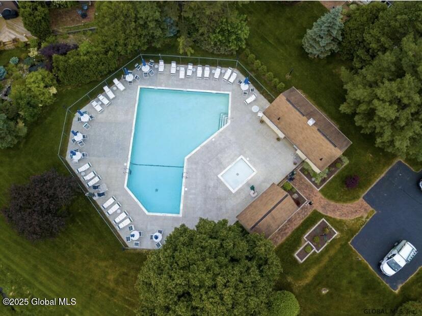 24 Commonwealth Drive