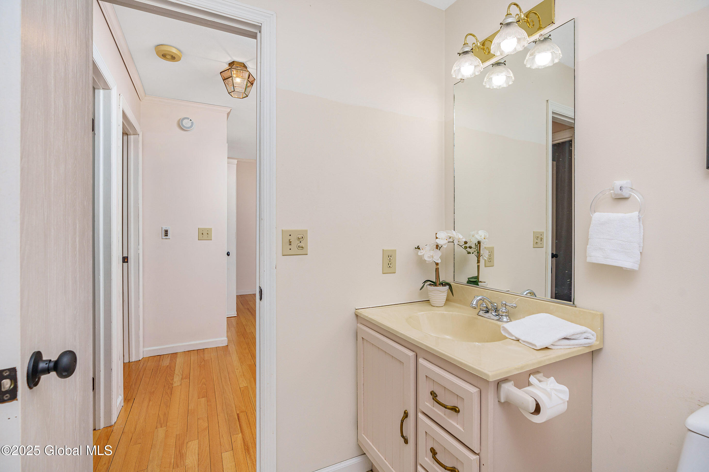 24 Commonwealth Drive