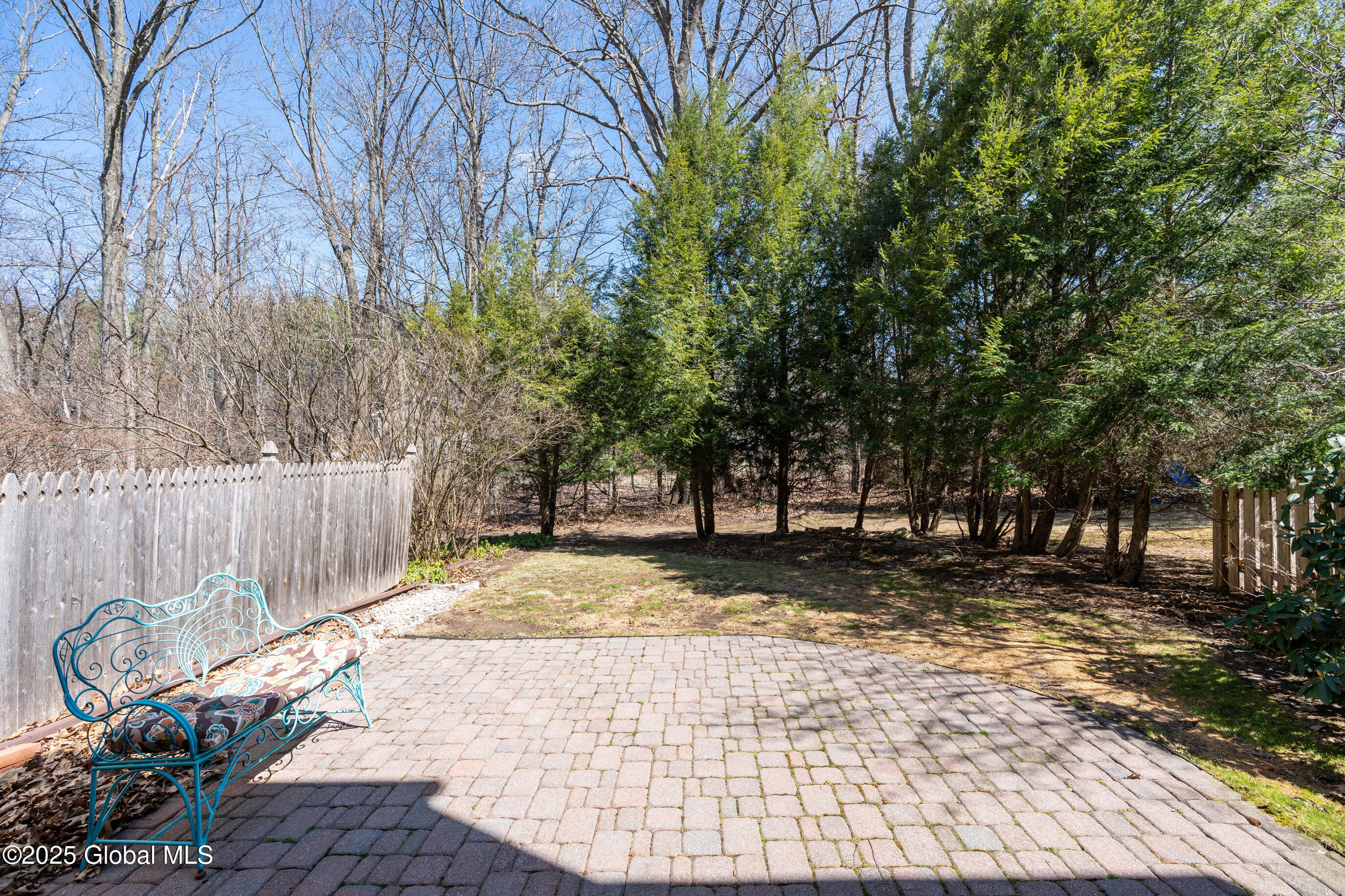 24 Commonwealth Drive