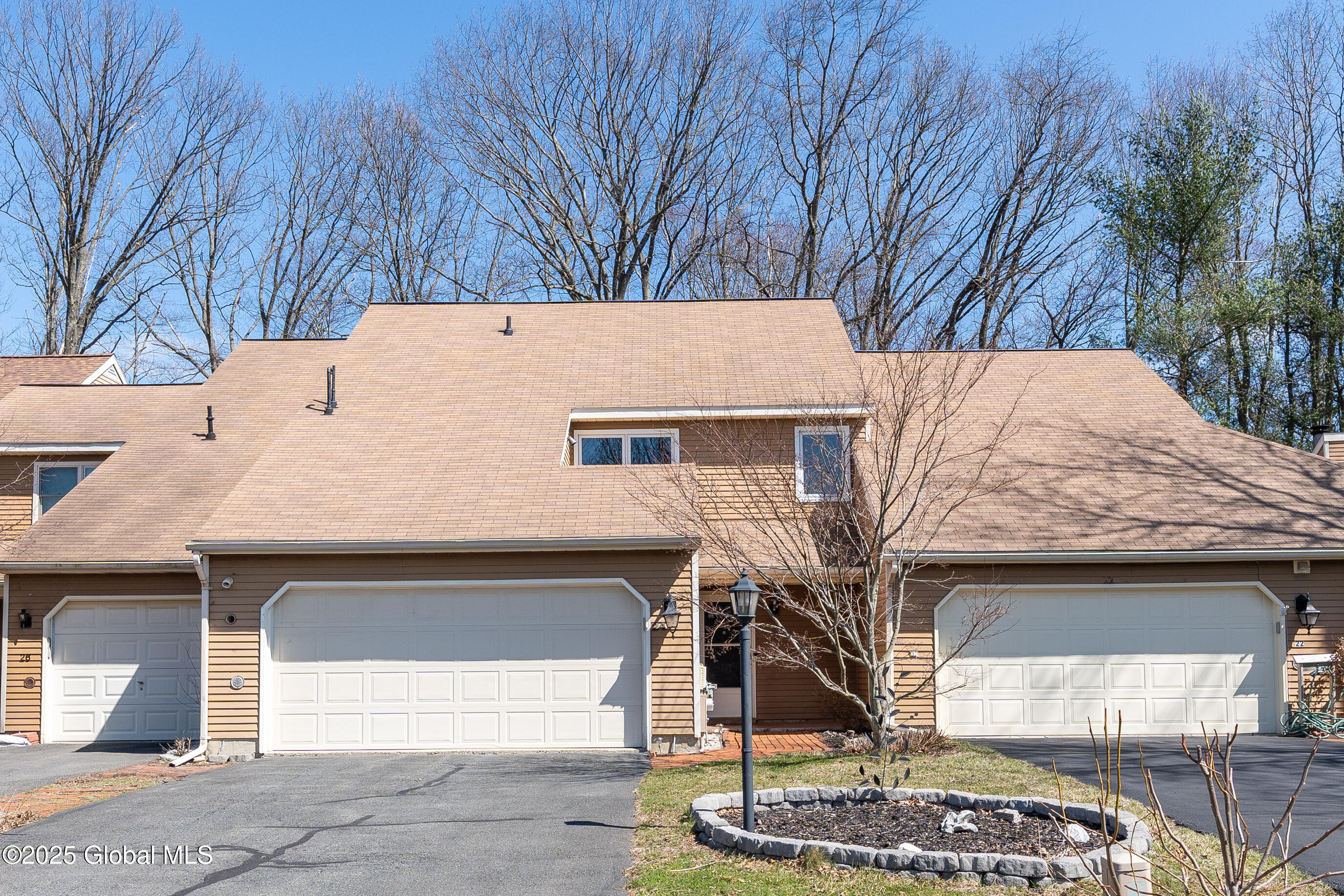 24 Commonwealth Drive