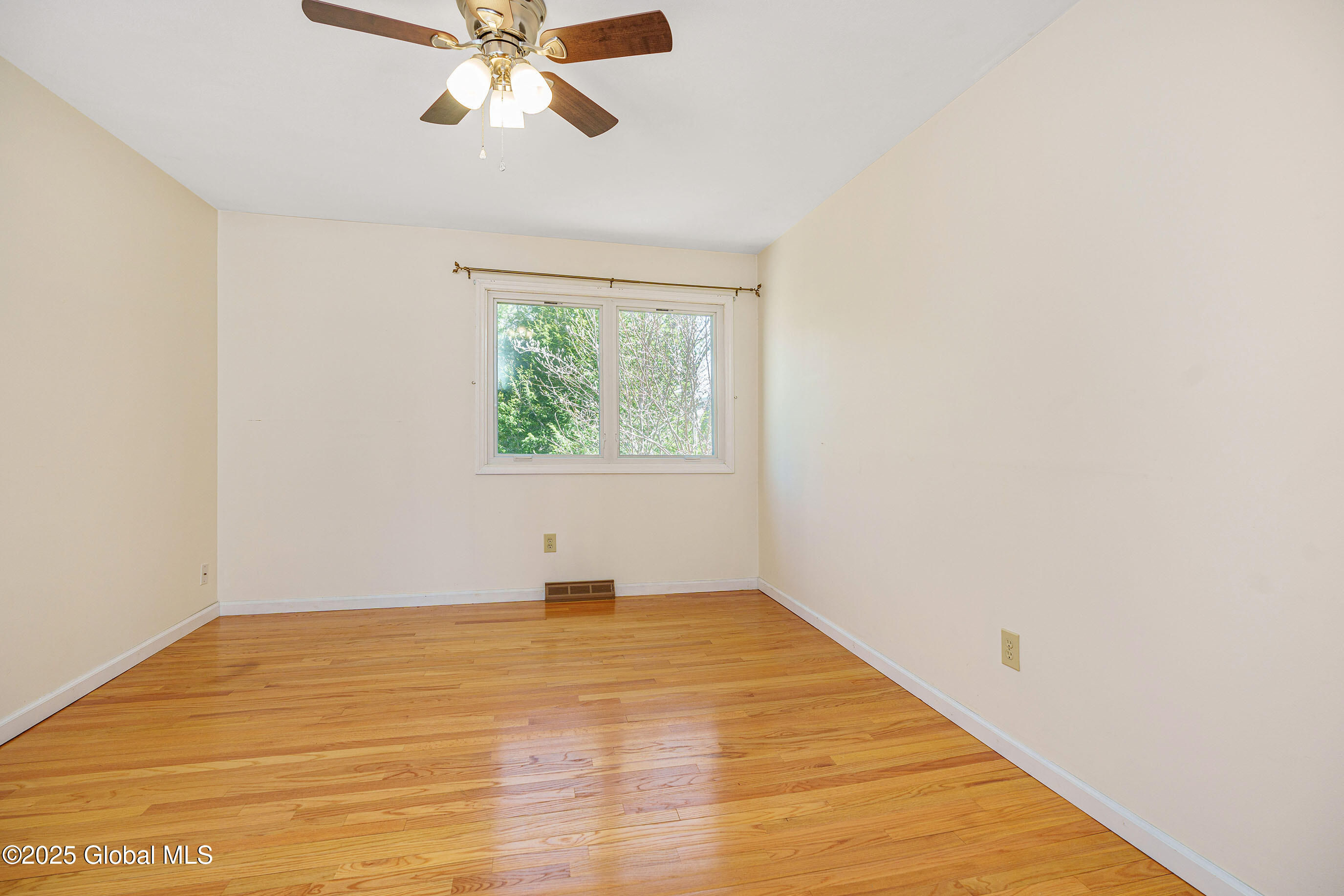 24 Commonwealth Drive