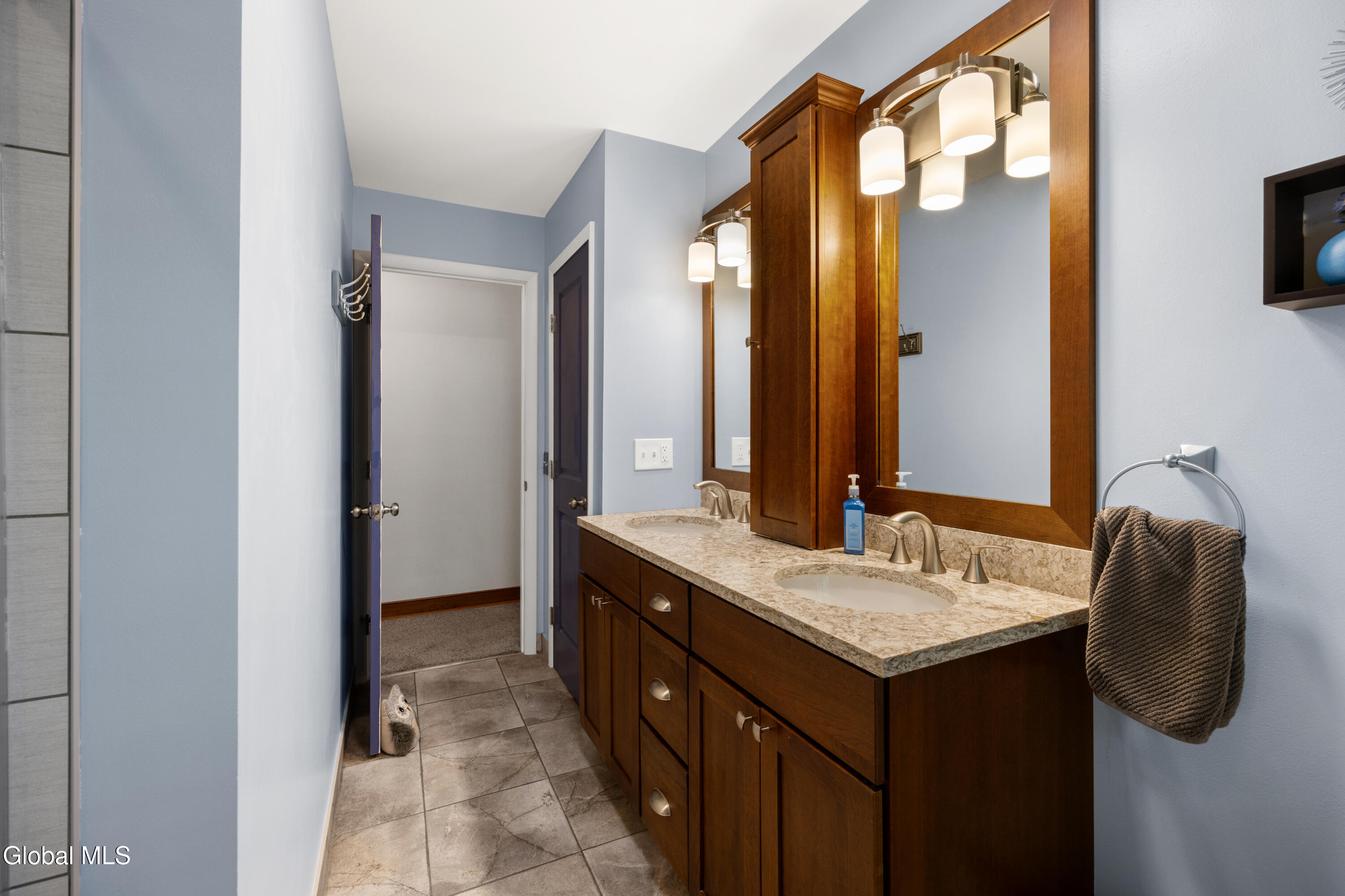 89 Mountain View Avenue