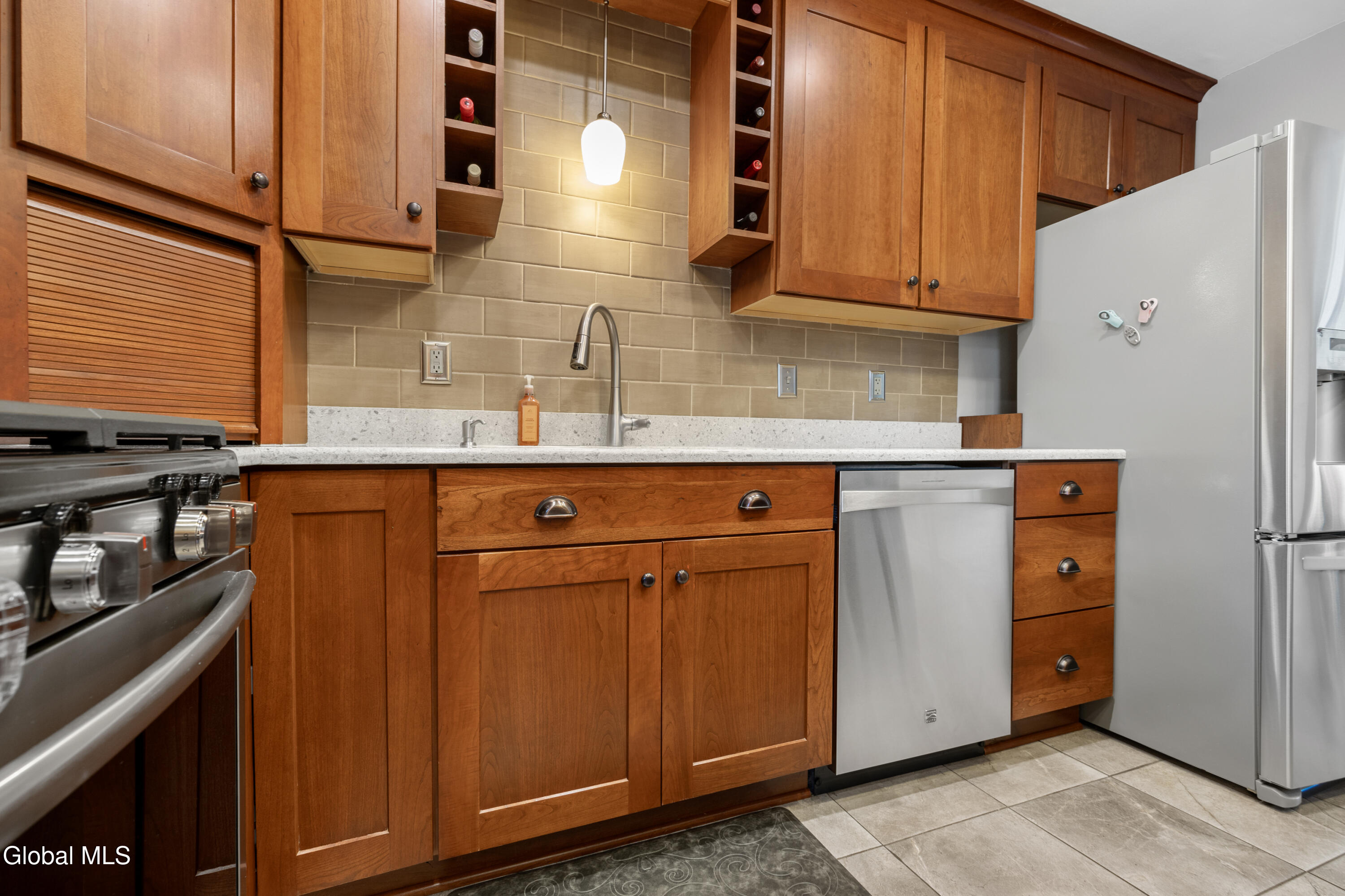 89 Mountain View Avenue