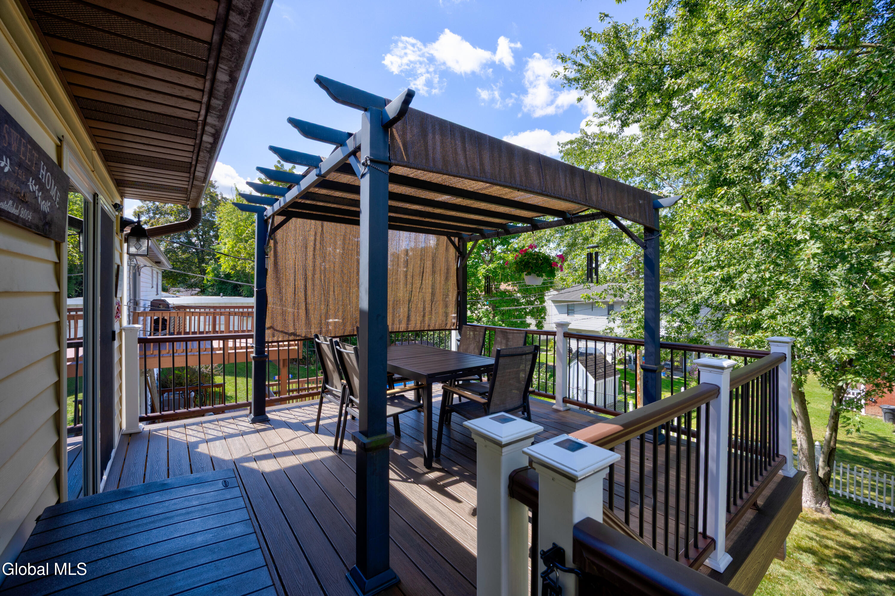 89 Mountain View Avenue