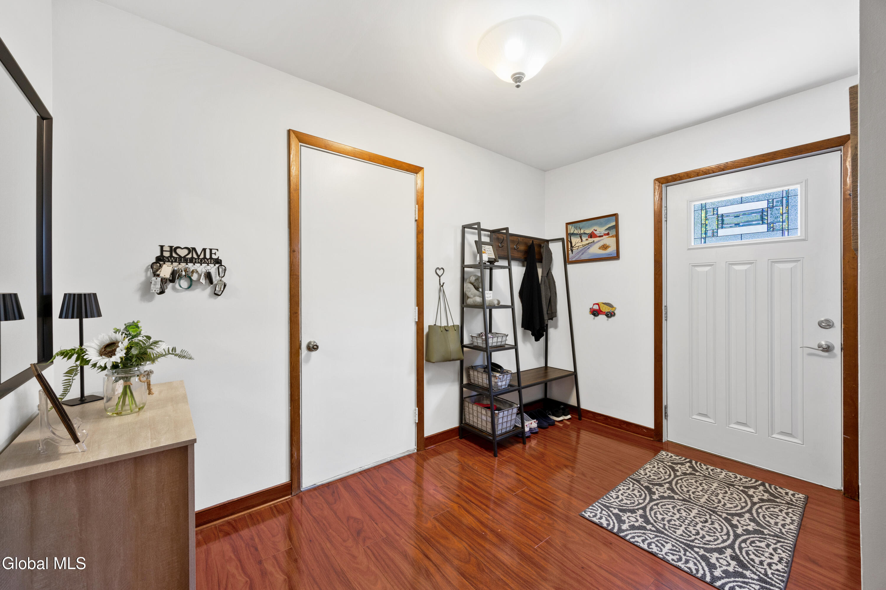 89 Mountain View Avenue