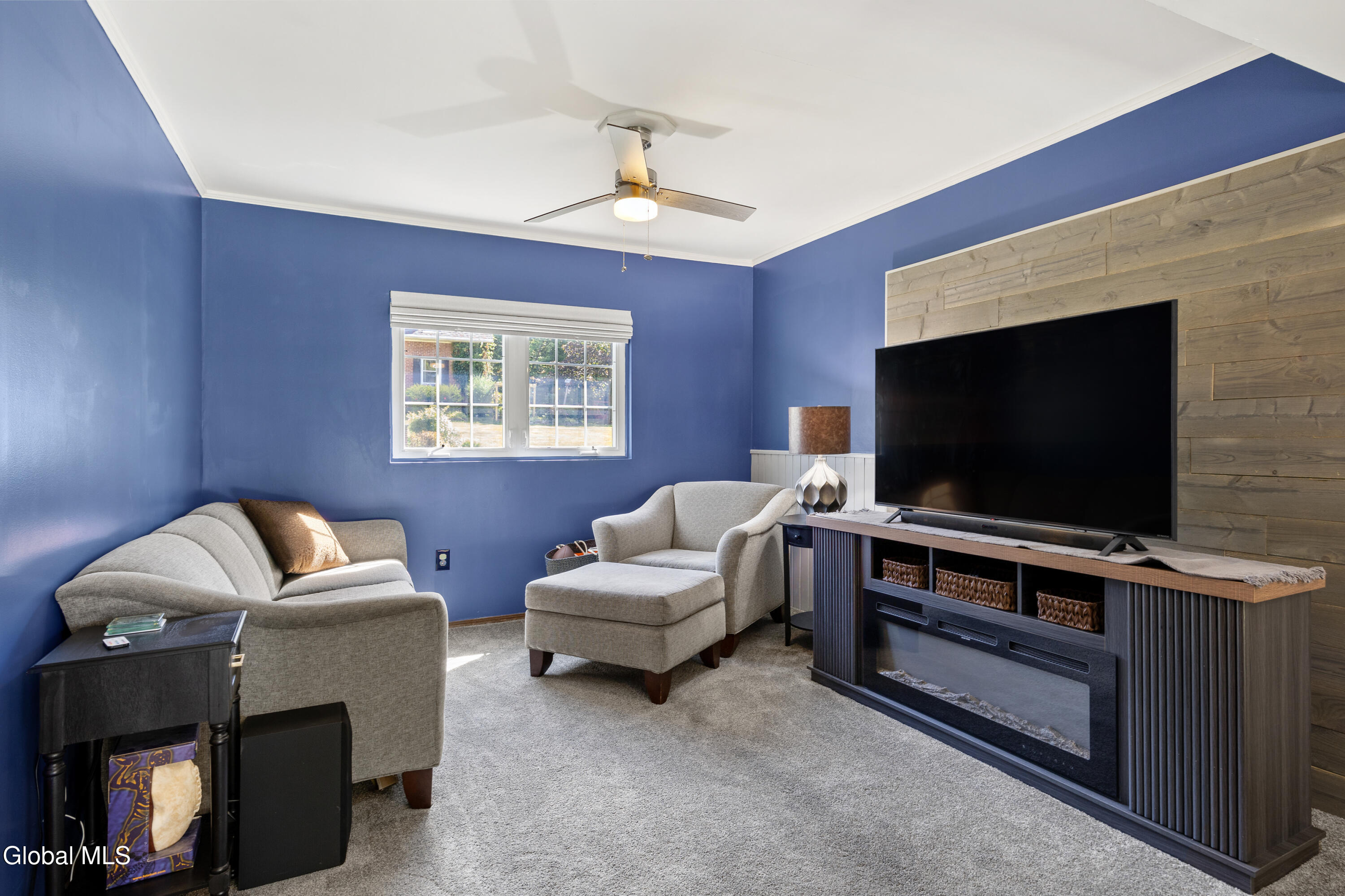 89 Mountain View Avenue