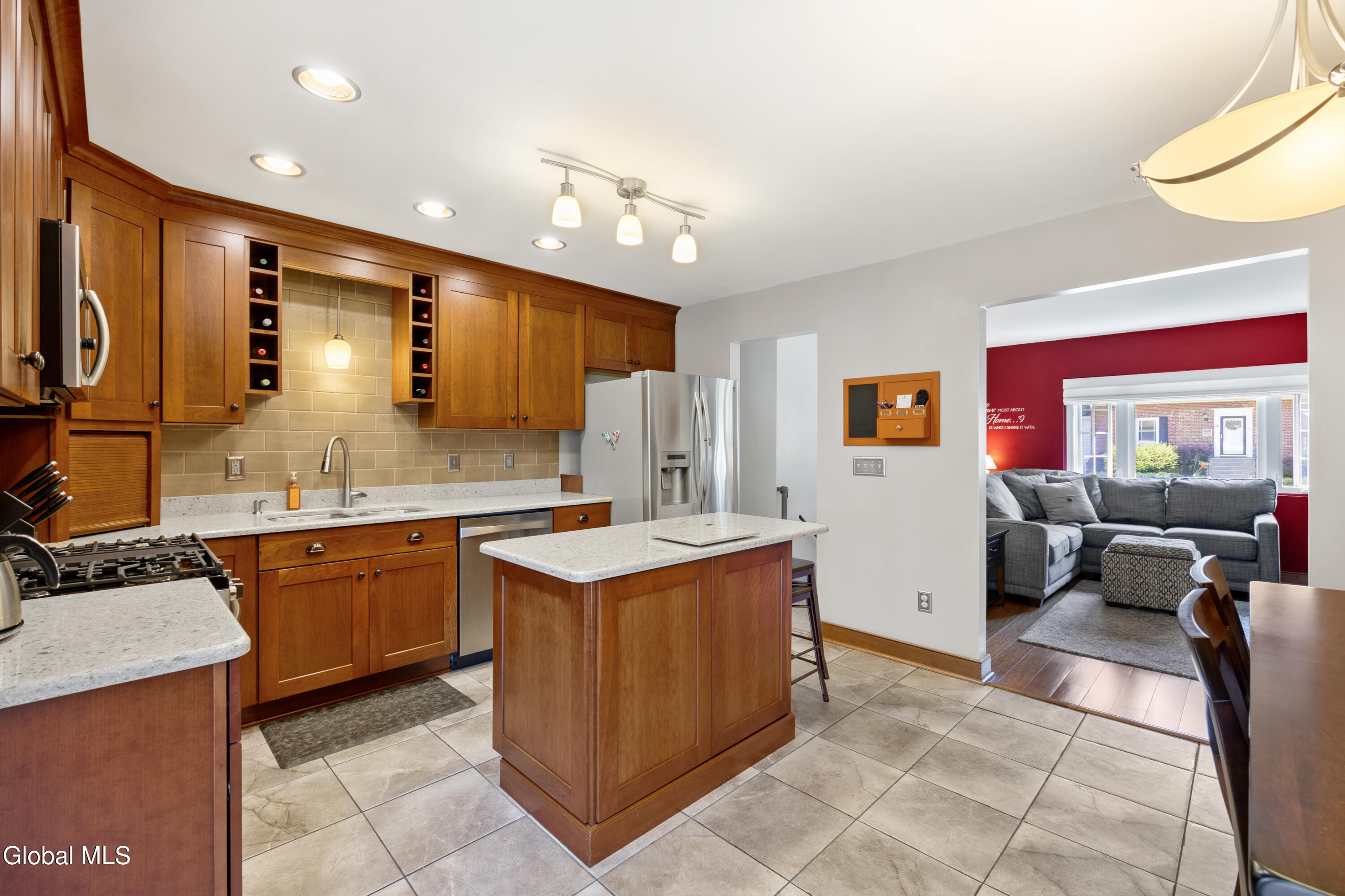 89 Mountain View Avenue