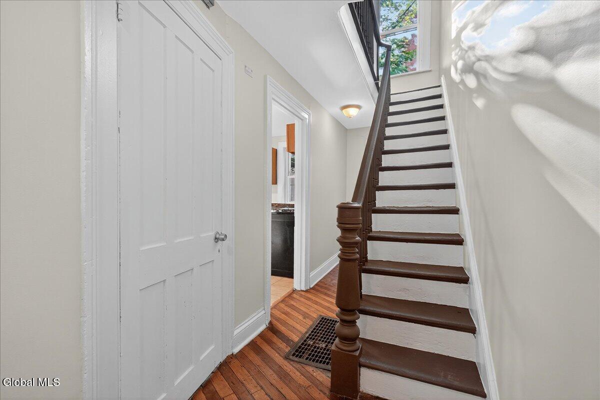 98 Livingston Avenue