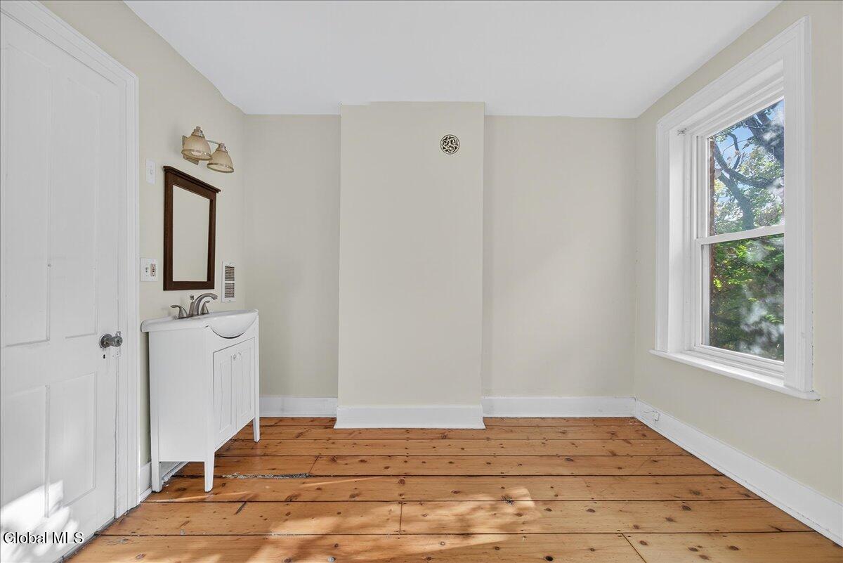 98 Livingston Avenue
