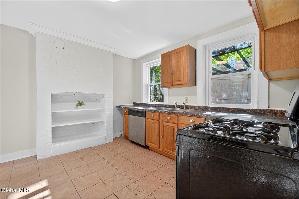 98 Livingston Avenue