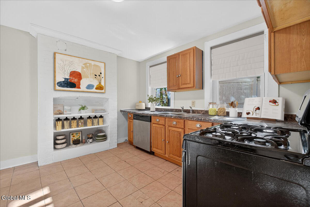 98 Livingston Avenue