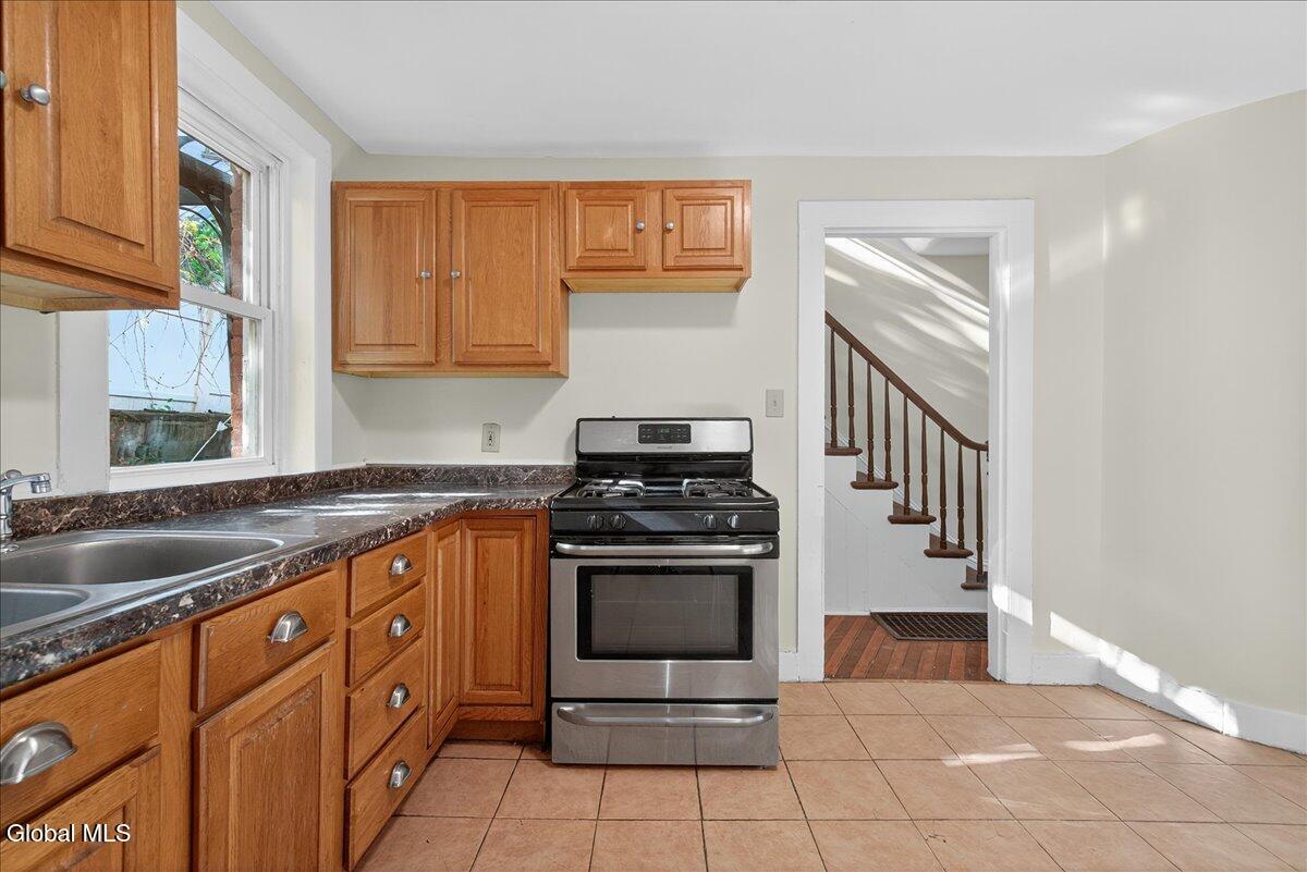 98 Livingston Avenue