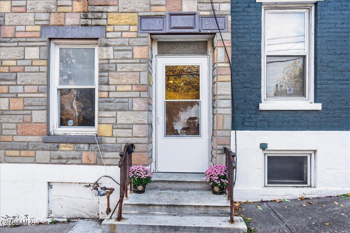 98 Livingston Avenue